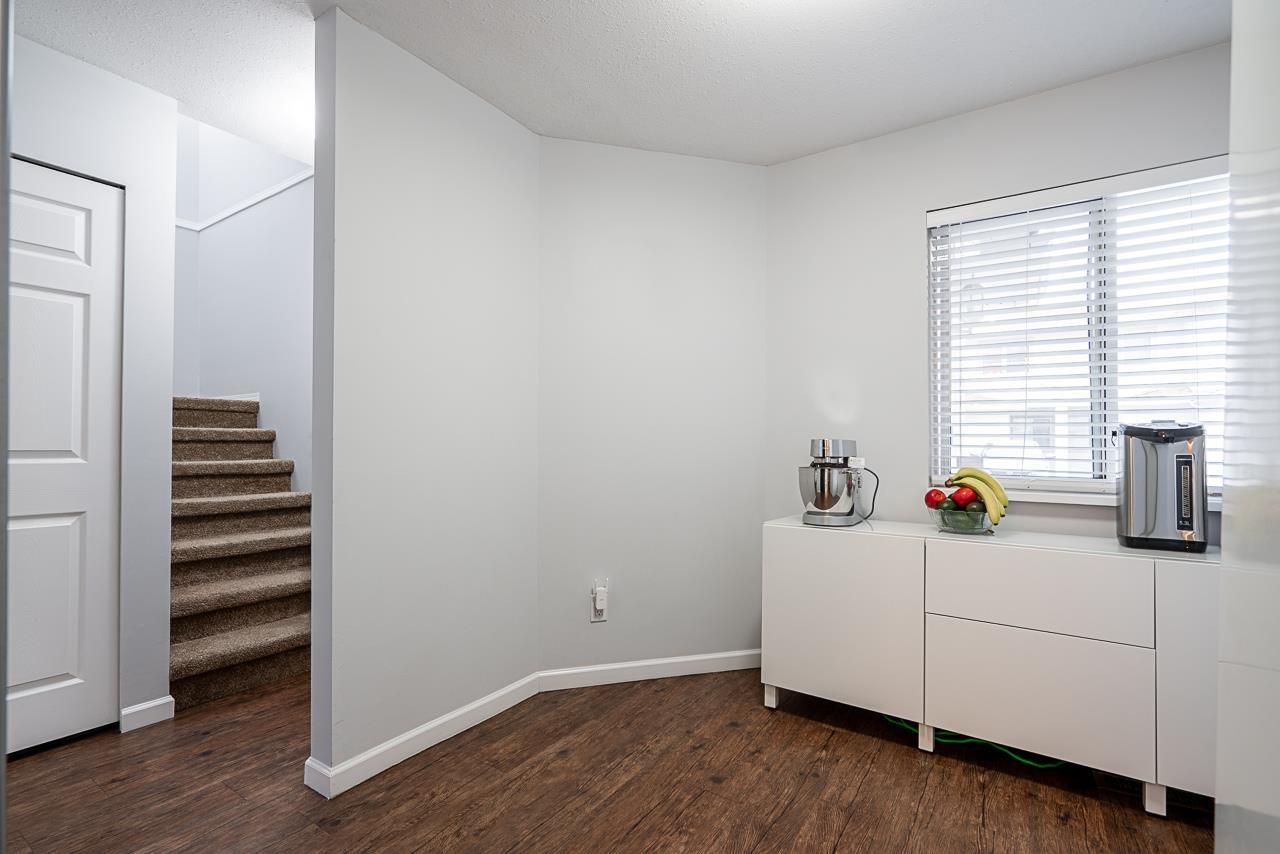 2 5536 VEDDER ROAD|Vedder Crossing