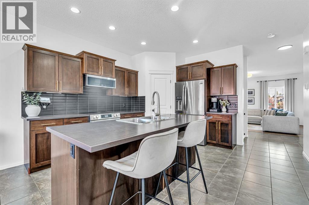 123 Elgin Meadows Way SE, Calgary, Alberta  T2Z 0G2 - Photo 9 - A2347475