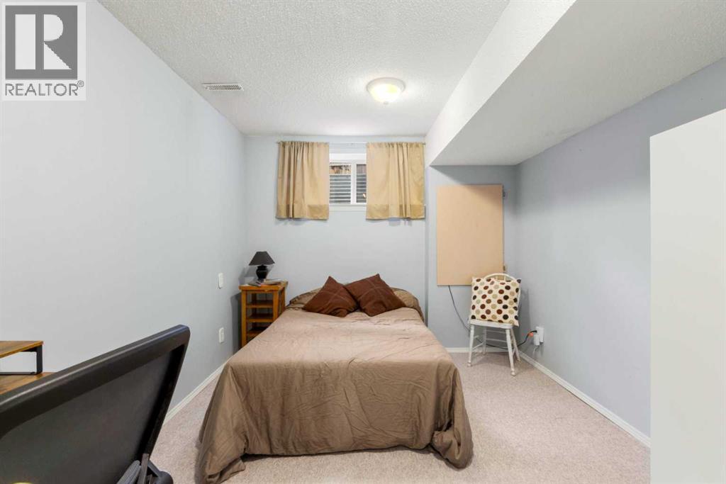 47 Somerside Common SW, Calgary, Alberta  T2Y 3M9 - Photo 24 - A2351079