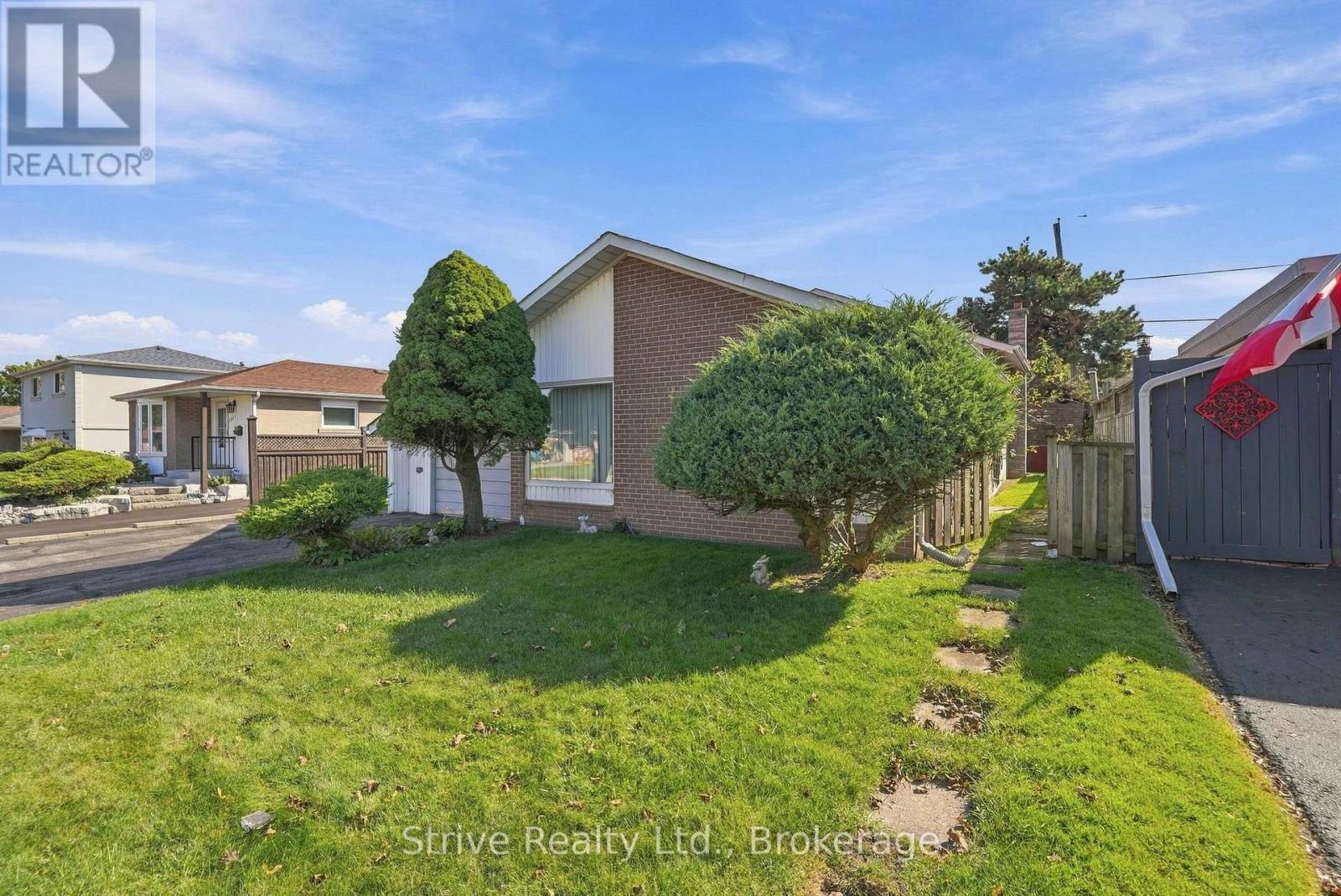 1329 Tatra Drive, Pickering, Ontario  L1W 1K5 - Photo 2 - E13871956