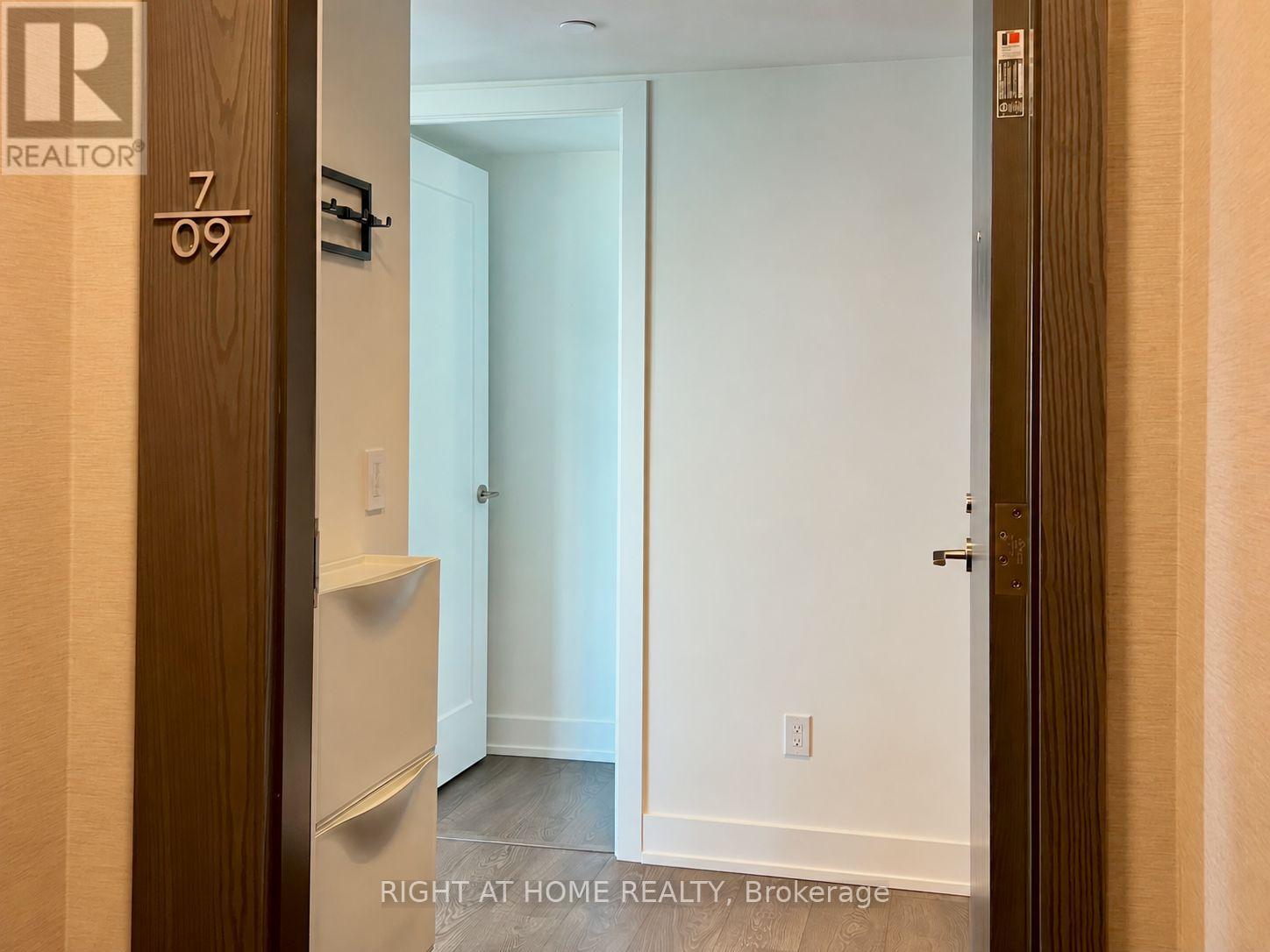 709 - 7 Mabelle Avenue, Toronto, Ontario  M9A 4X7 - Photo 8 - W13877670