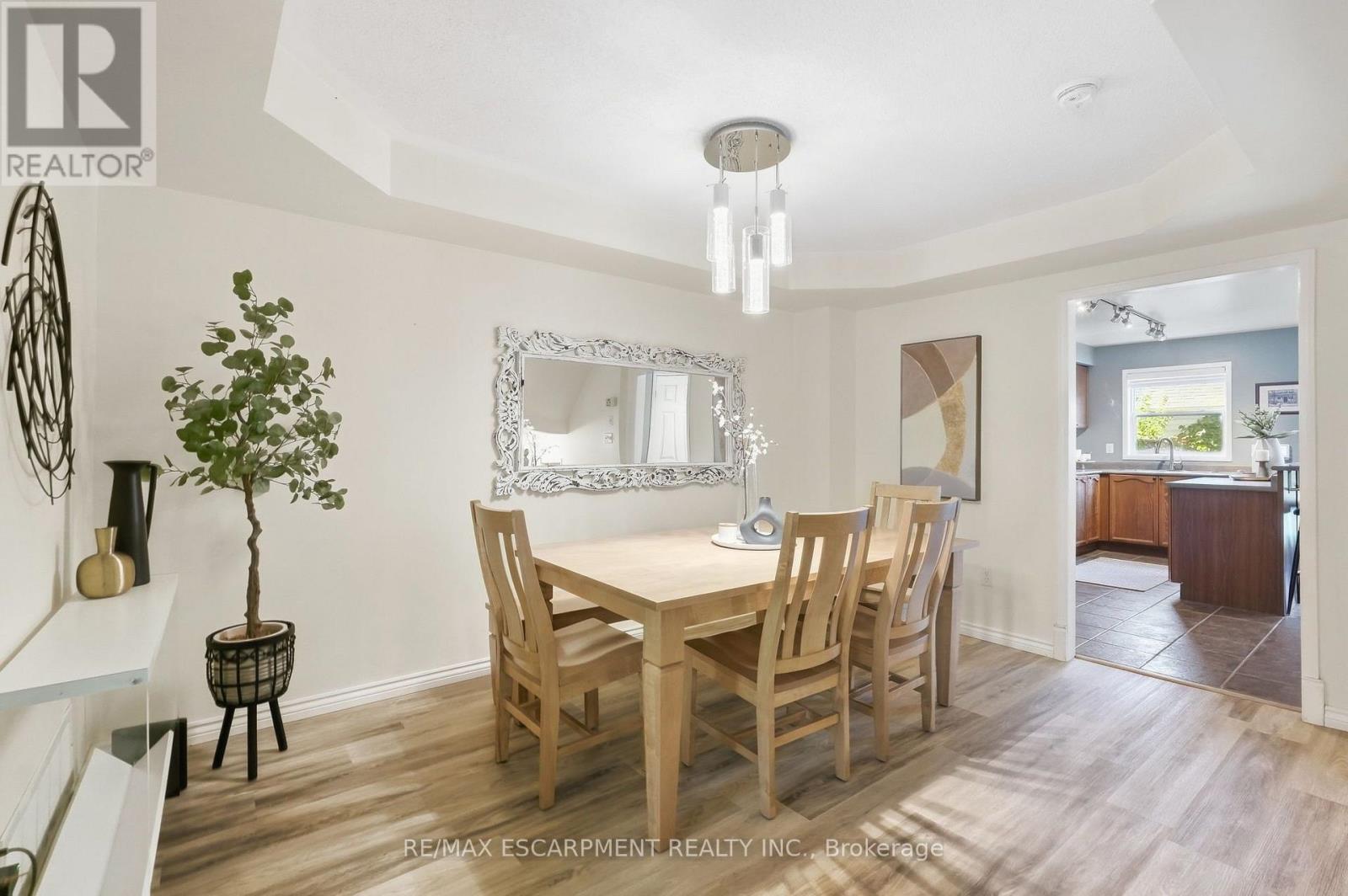219 Gatwick Drive, Oakville, Ontario  L6H 6T6 - Photo 12 - W13877700