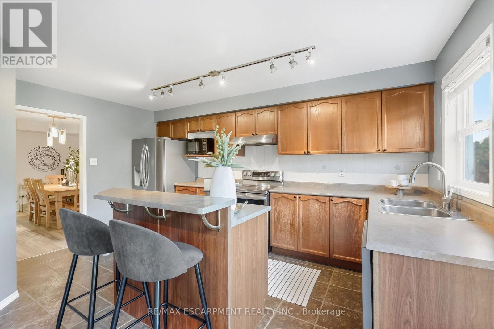 219 Gatwick Drive, Oakville, Ontario  L6H 6T6 - Photo 16 - W13877700