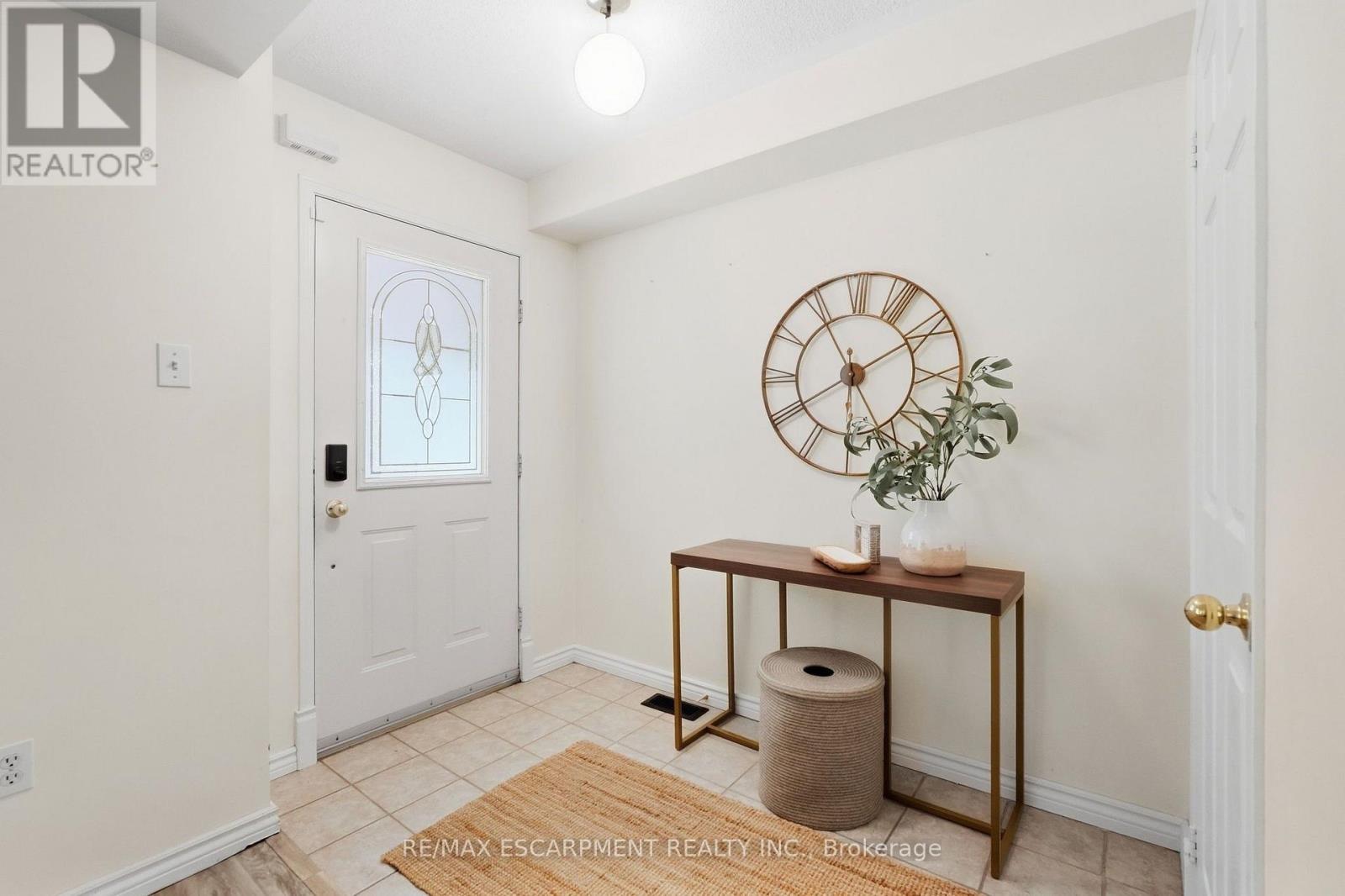 219 Gatwick Drive, Oakville, Ontario  L6H 6T6 - Photo 6 - W13877700
