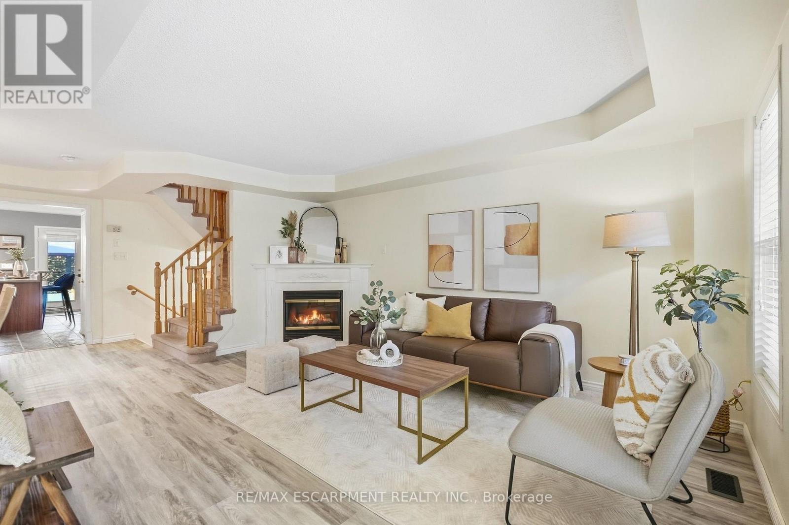 219 Gatwick Drive, Oakville, Ontario  L6H 6T6 - Photo 7 - W13877700