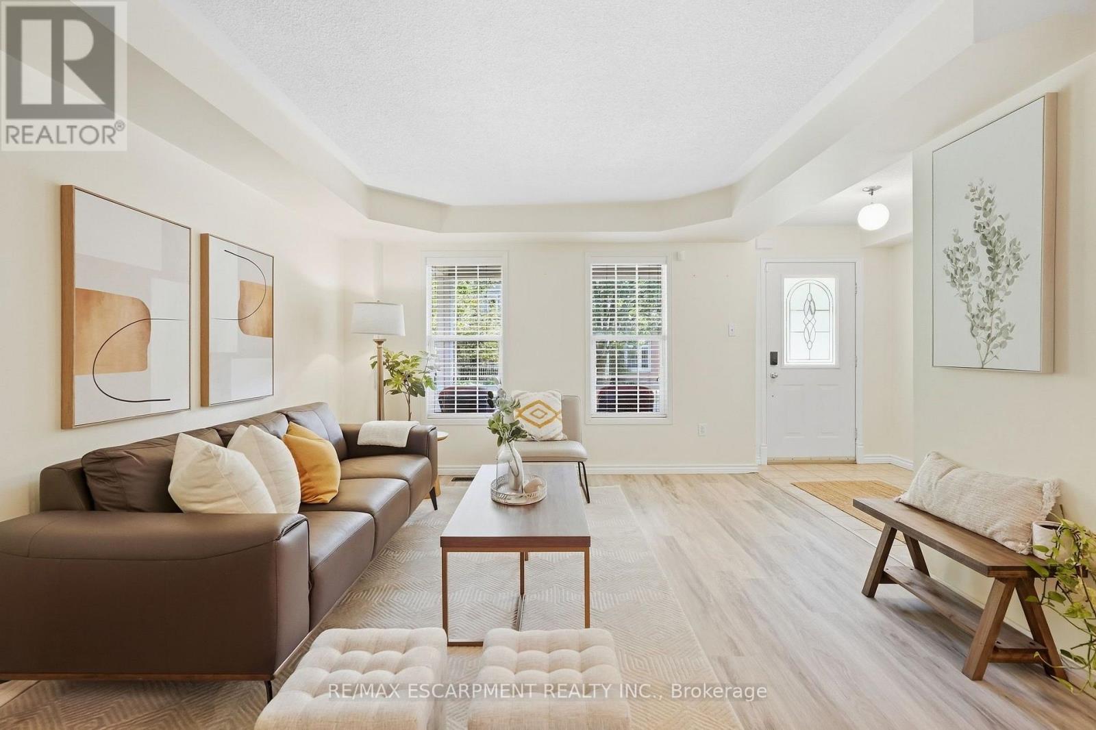 219 Gatwick Drive, Oakville, Ontario  L6H 6T6 - Photo 9 - W13877700