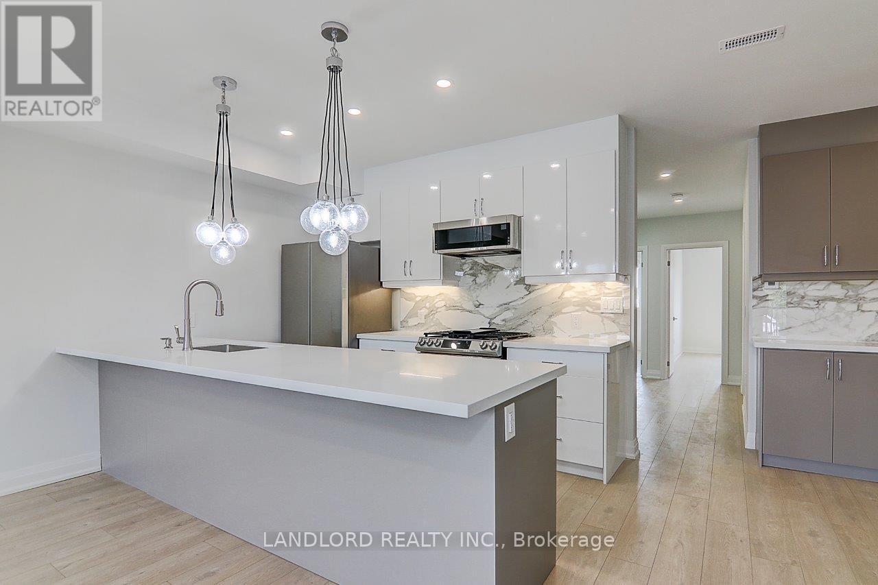 Upper - 115 Livingstone Avenue, Toronto, Ontario  M6E 2L7 - Photo 10 - W13877706