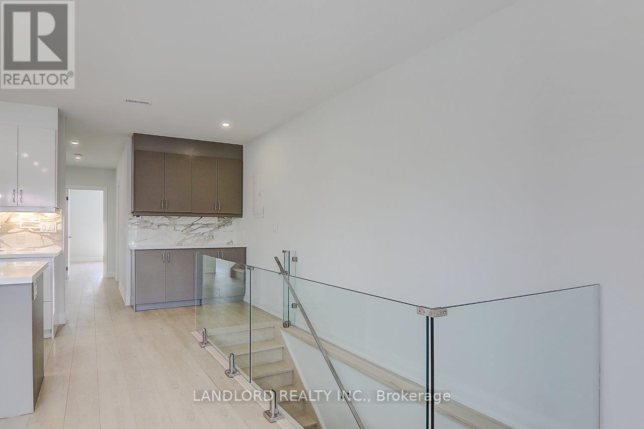 Upper - 115 Livingstone Avenue, Toronto, Ontario  M6E 2L7 - Photo 14 - W13877706