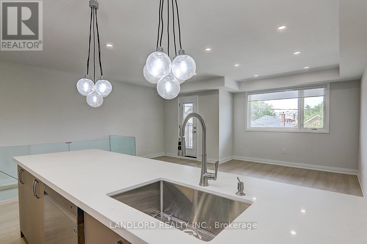 Upper - 115 Livingstone Avenue, Toronto, Ontario  M6E 2L7 - Photo 16 - W13877706