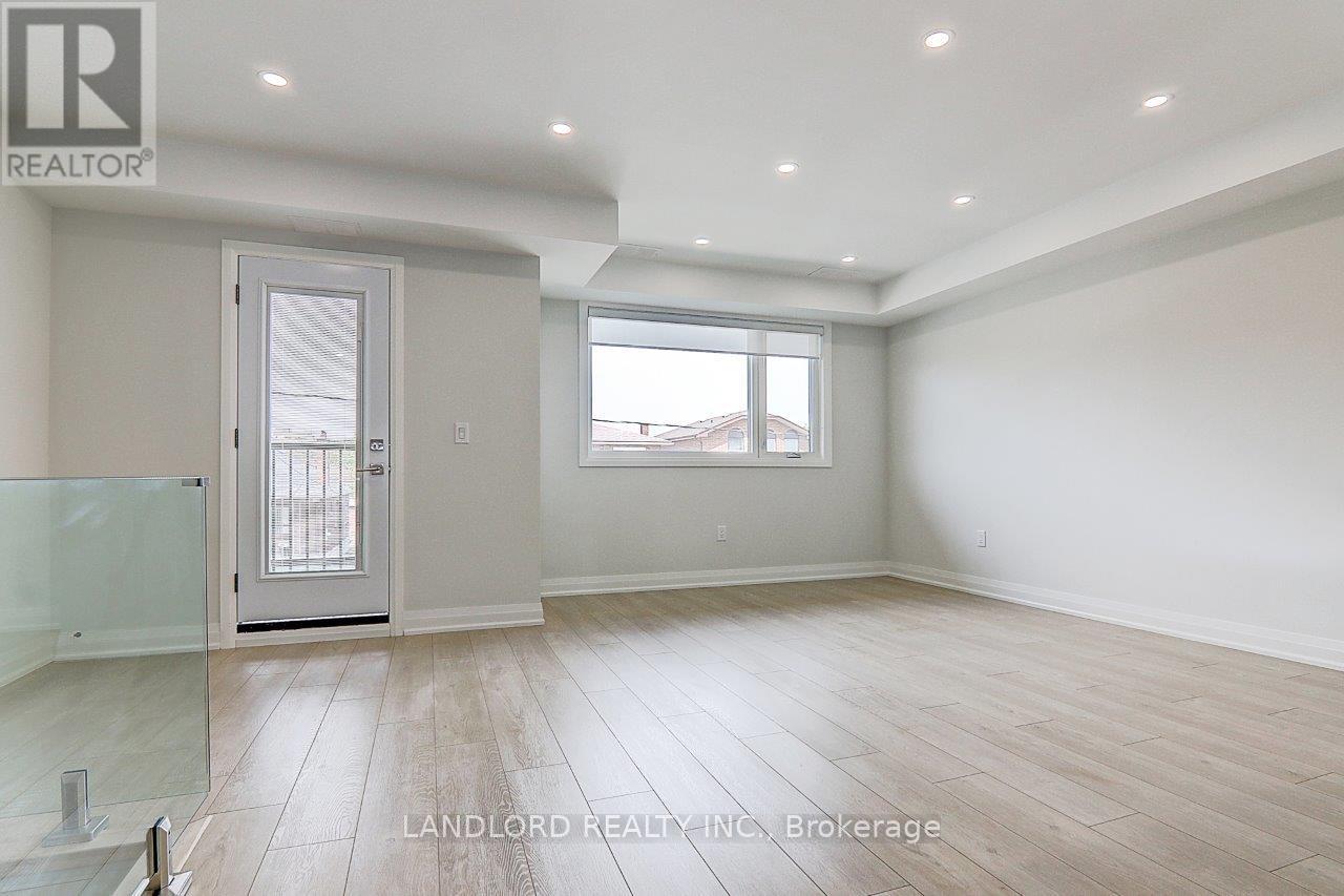 Upper - 115 Livingstone Avenue, Toronto, Ontario  M6E 2L7 - Photo 17 - W13877706