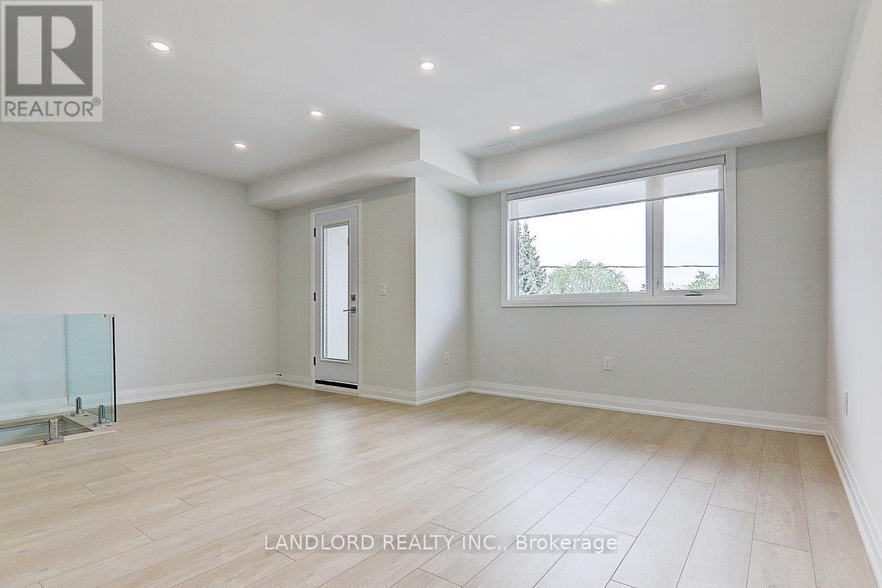Upper - 115 Livingstone Avenue, Toronto, Ontario  M6E 2L7 - Photo 18 - W13877706