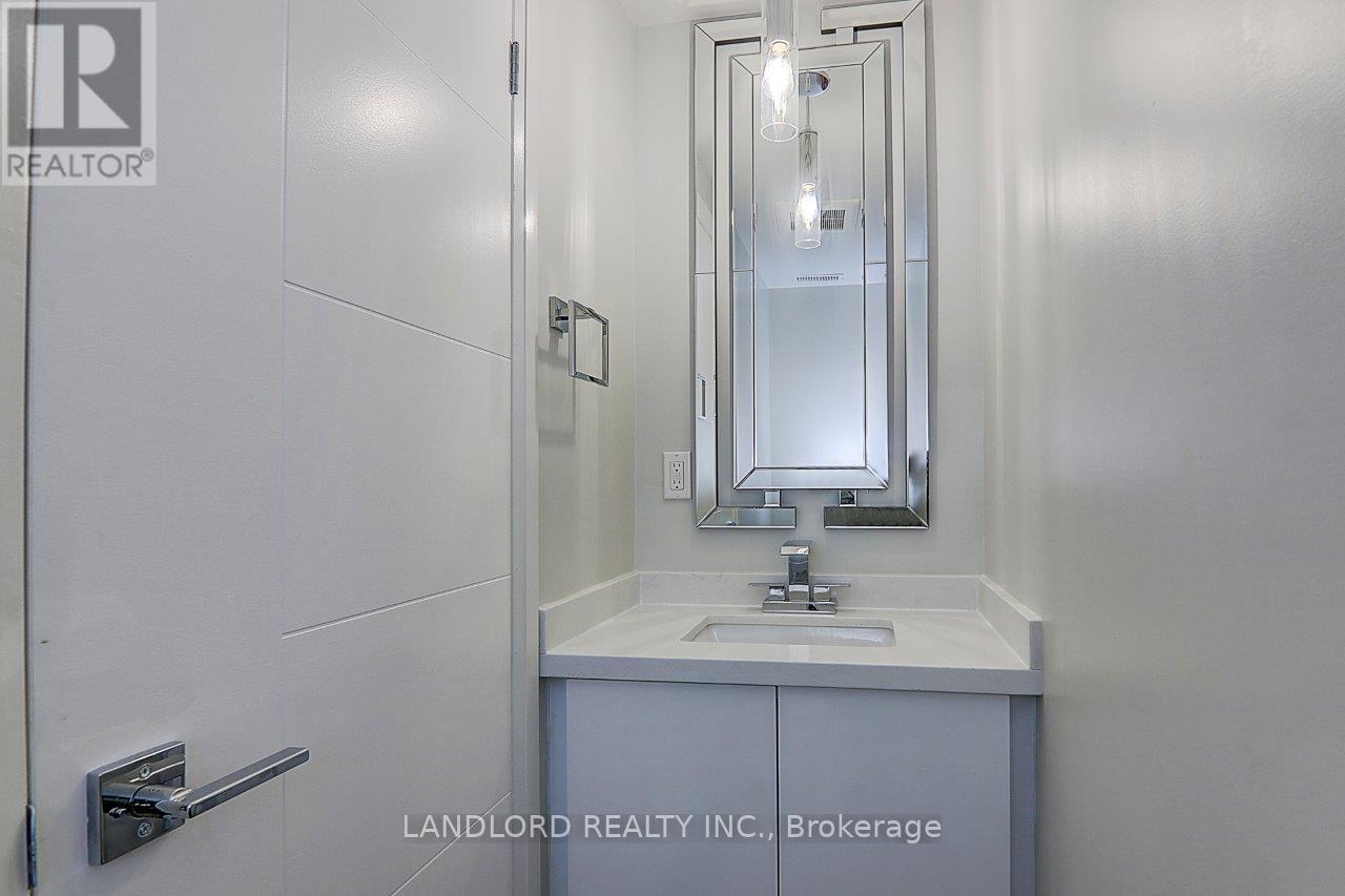 Upper - 115 Livingstone Avenue, Toronto, Ontario  M6E 2L7 - Photo 22 - W13877706