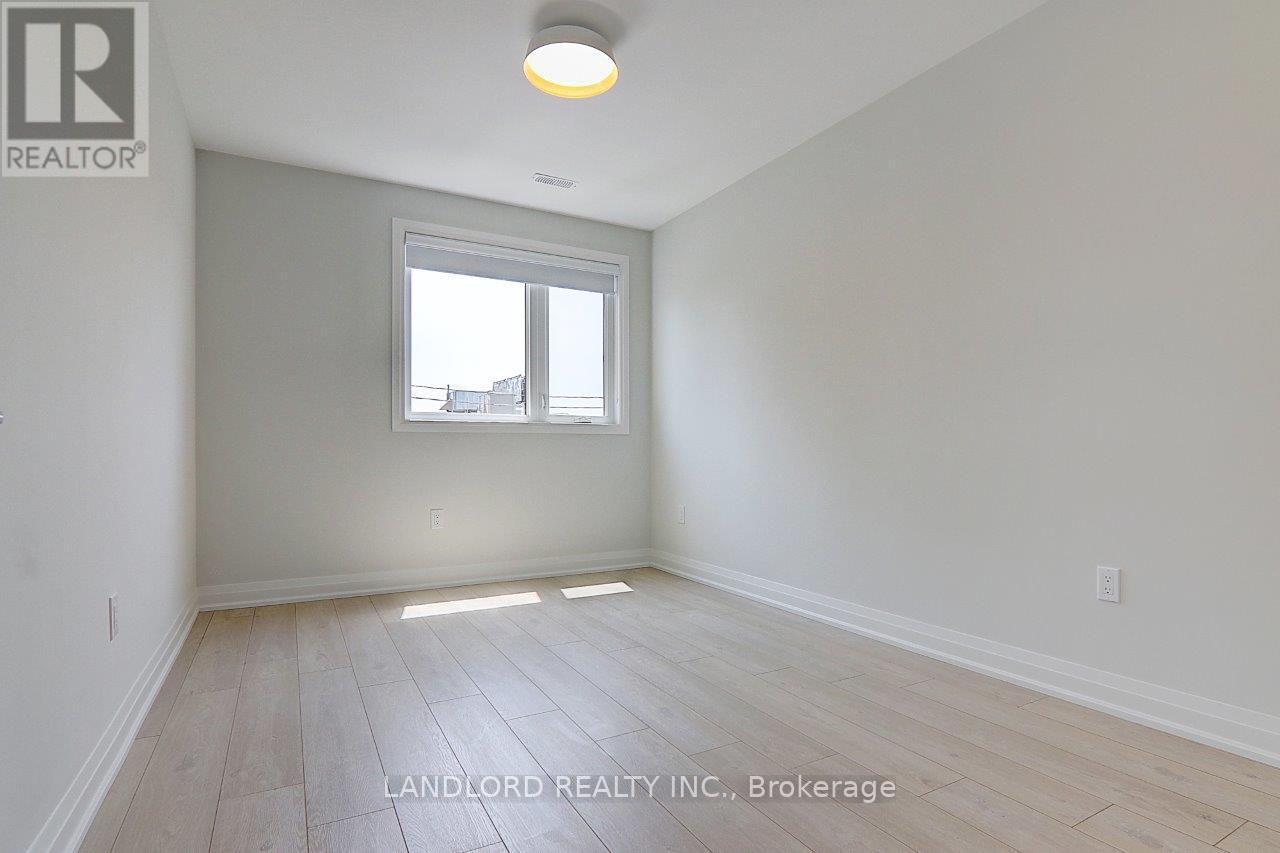 Upper - 115 Livingstone Avenue, Toronto, Ontario  M6E 2L7 - Photo 24 - W13877706