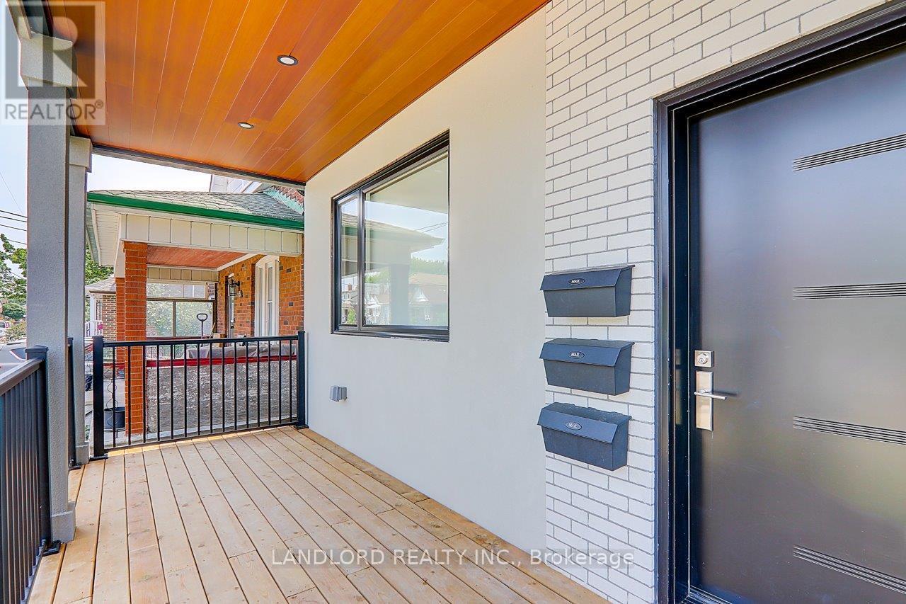 Upper - 115 Livingstone Avenue, Toronto, Ontario  M6E 2L7 - Photo 4 - W13877706