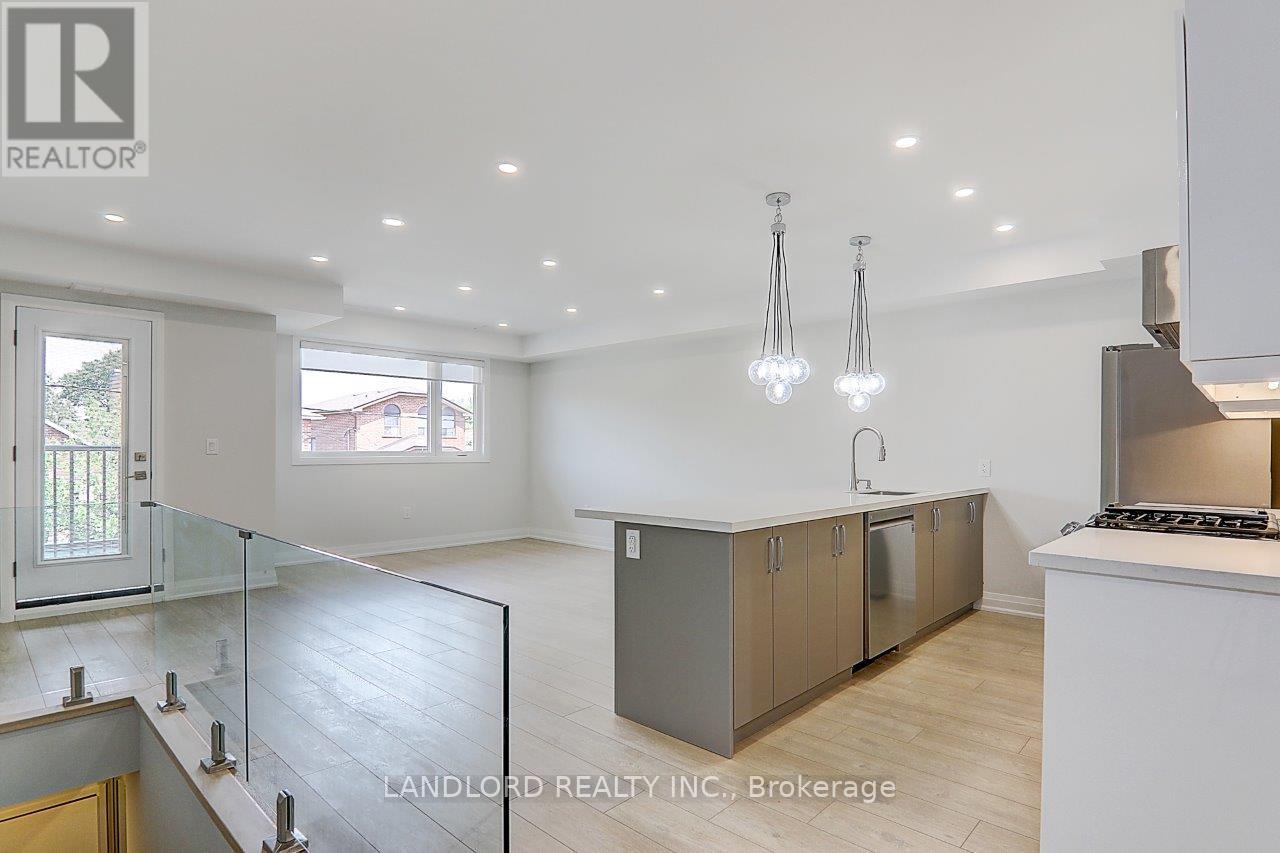Upper - 115 Livingstone Avenue, Toronto, Ontario  M6E 2L7 - Photo 8 - W13877706