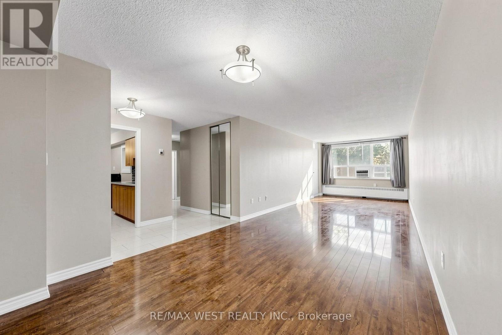 102 - 370 Dixon Road, Toronto, Ontario  M9R 1T2 - Photo 11 - W13877772