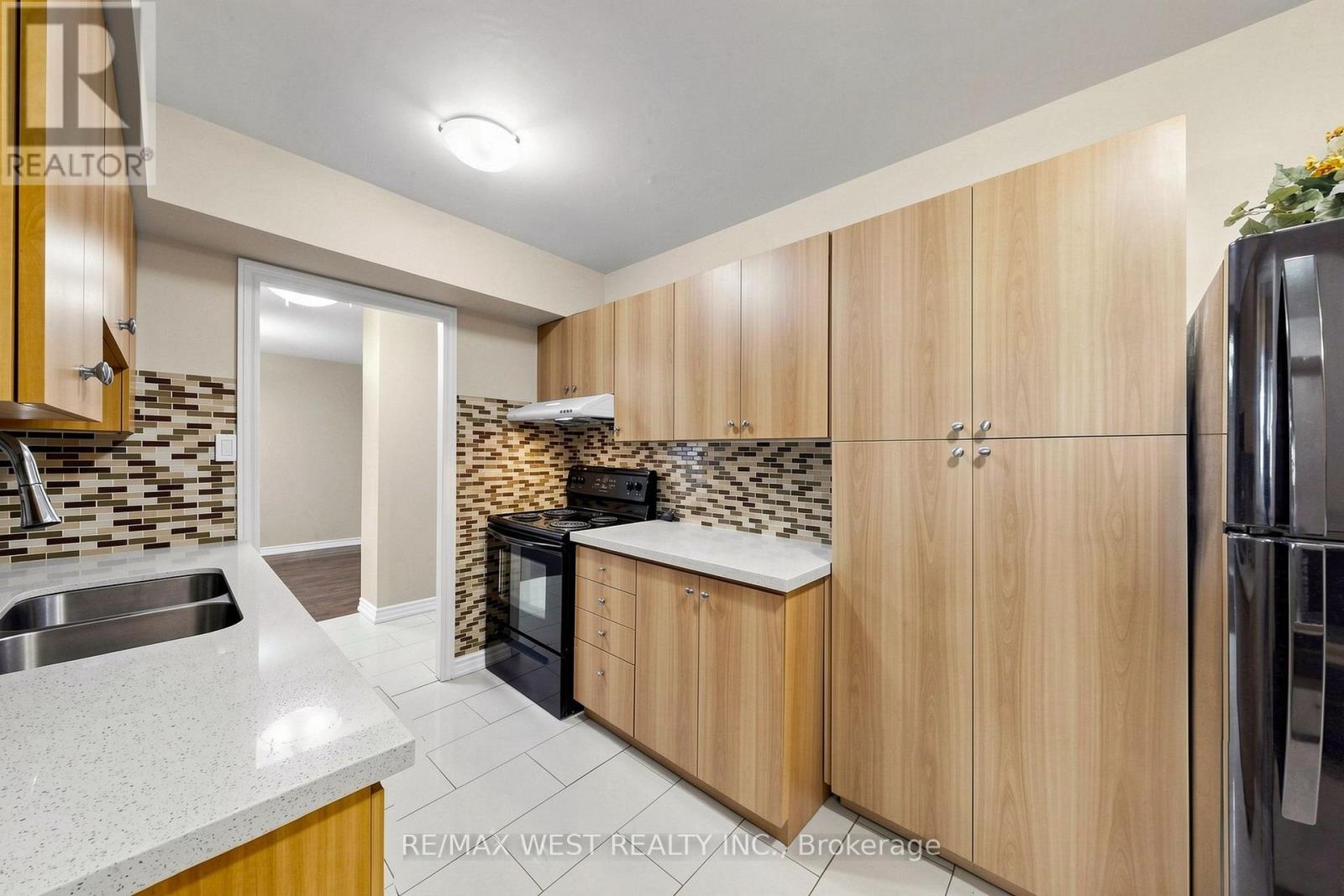 102 - 370 Dixon Road, Toronto, Ontario  M9R 1T2 - Photo 7 - W13877772