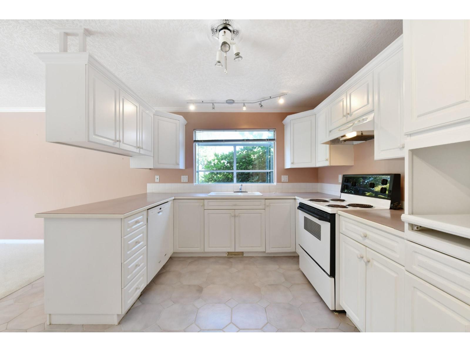 136 4001 Old Clayburn Road, Abbotsford, British Columbia  V3G 1C5 - Photo 6 - R3172744