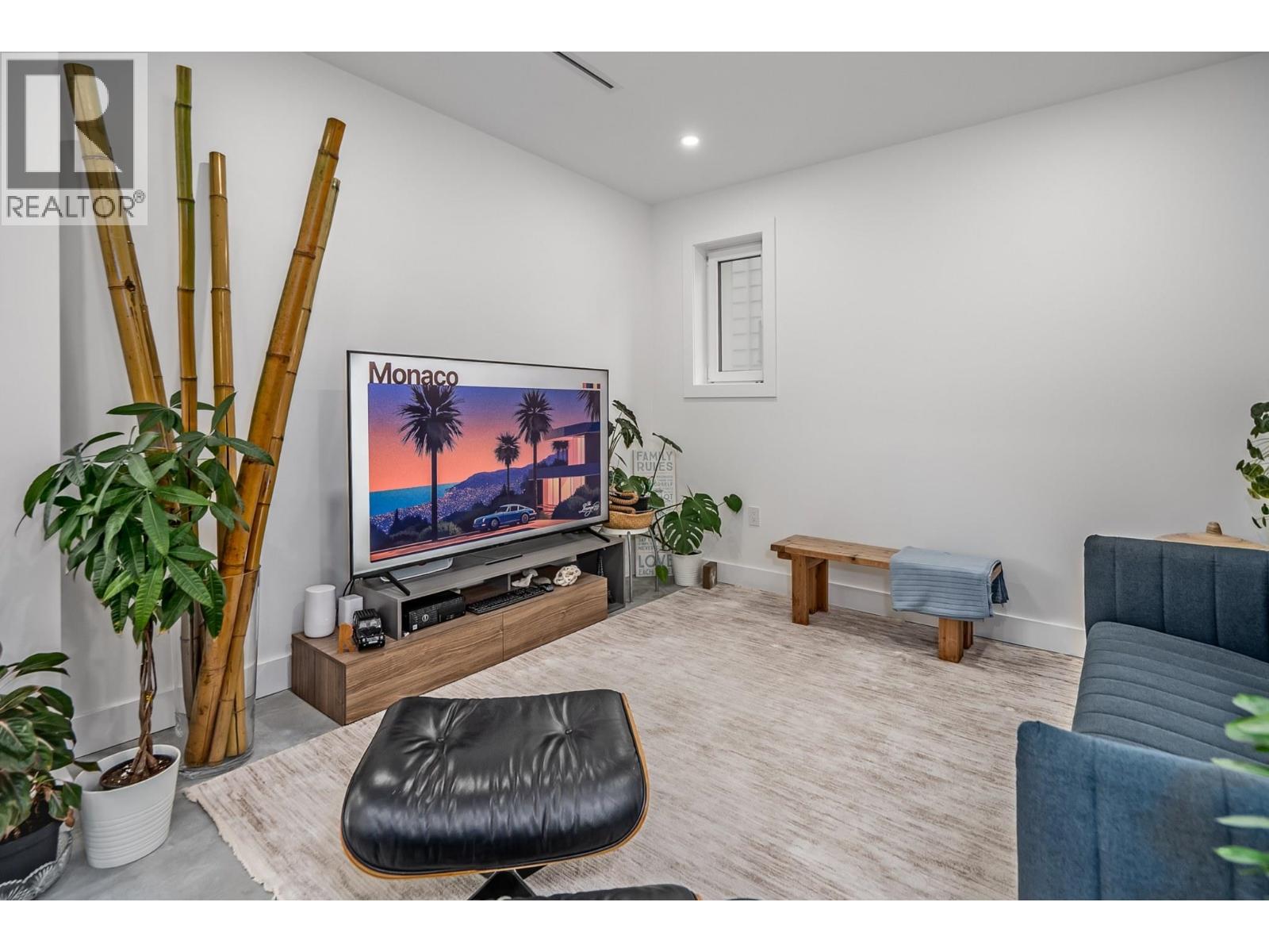 251 Douglas Crescent, Richmond, British Columbia  V7B 1E4 - Photo 4 - R3173763