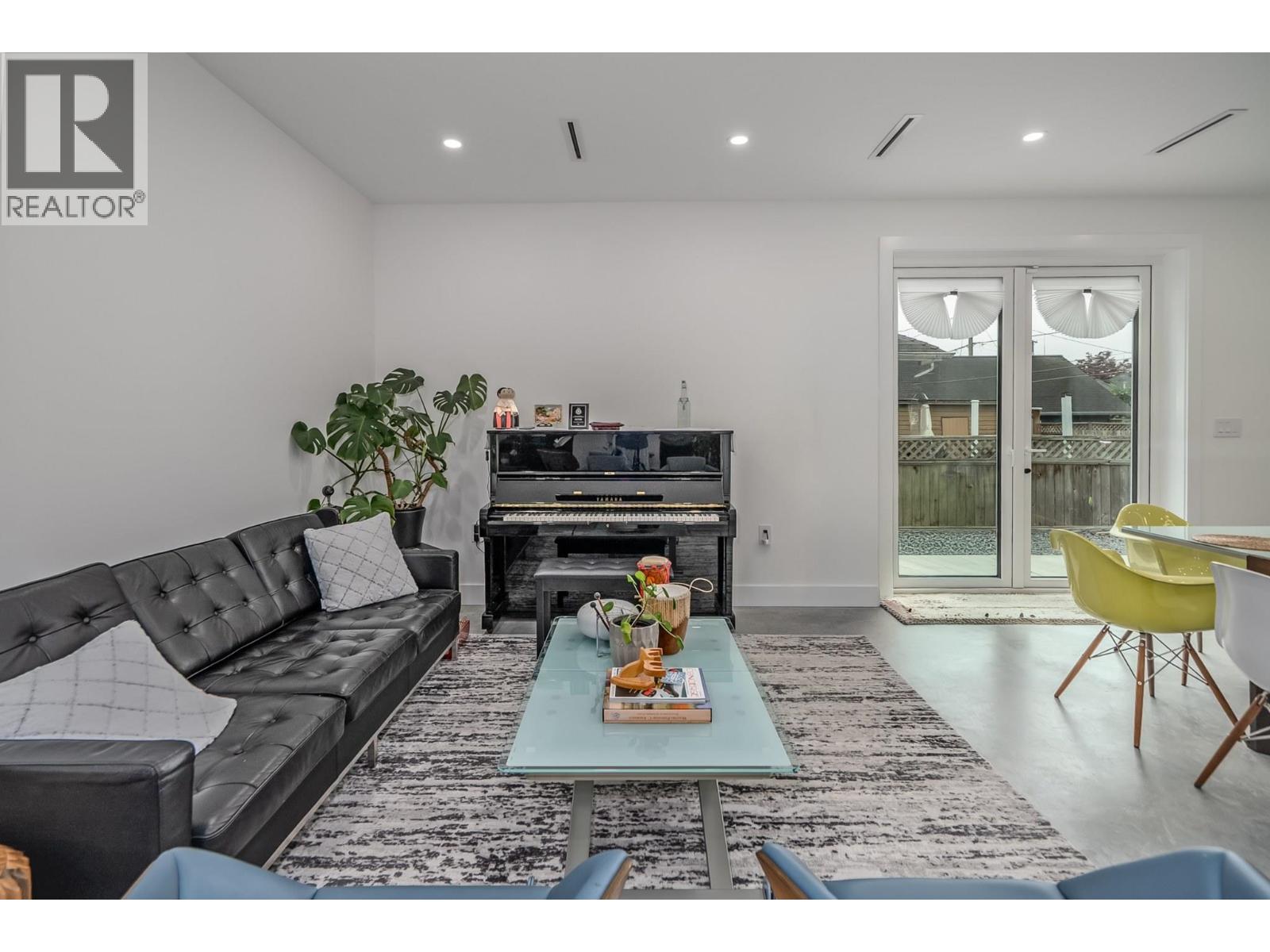 251 Douglas Crescent, Richmond, British Columbia  V7B 1E4 - Photo 6 - R3173763