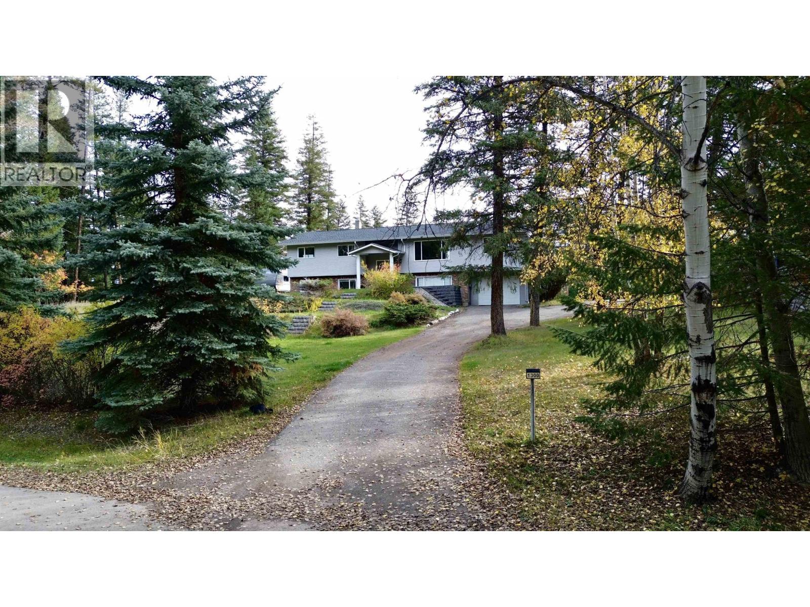 1300 Gun-A-Noot Trail, Williams Lake, British Columbia  V2G 3H7 - Photo 2 - R3173828