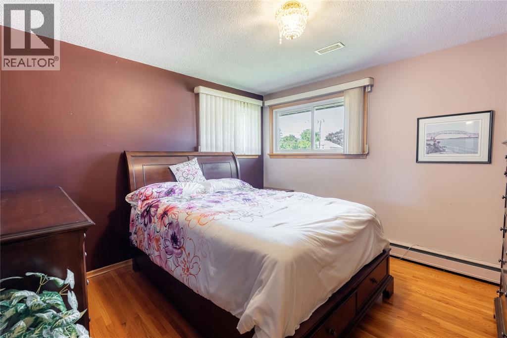 702 Ross Avenue, Sarnia, Ontario  N7T 1K2 - Photo 12 - 26023143