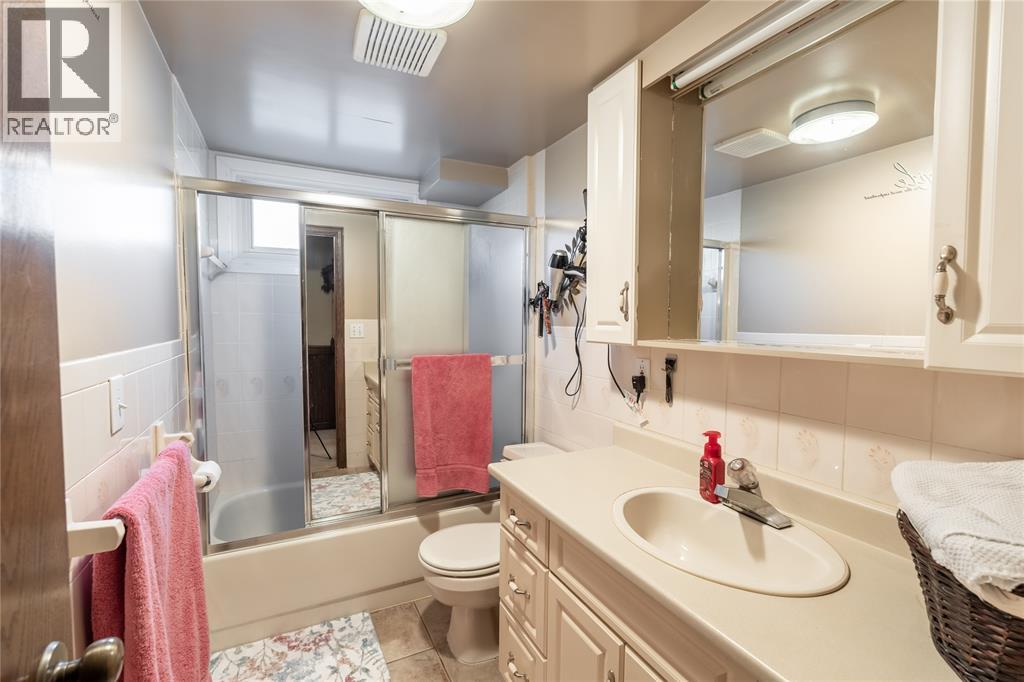 702 Ross Avenue, Sarnia, Ontario  N7T 1K2 - Photo 22 - 26023143