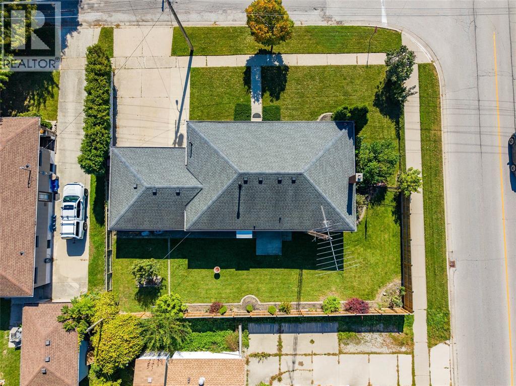 702 Ross Avenue, Sarnia, Ontario  N7T 1K2 - Photo 34 - 26023143