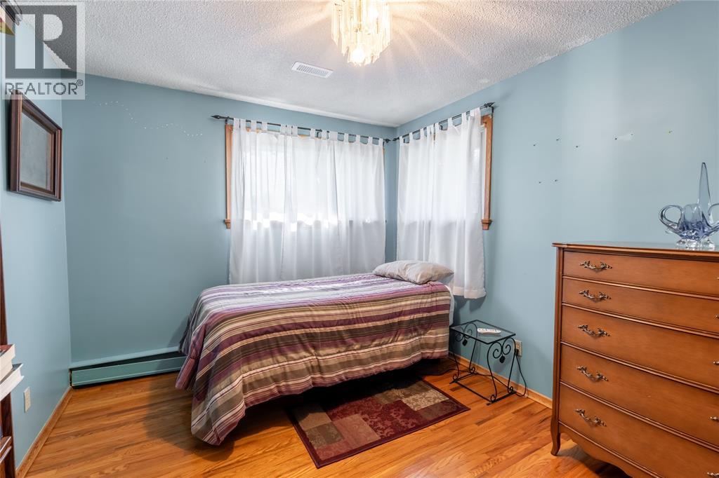 702 Ross Avenue, Sarnia, Ontario  N7T 1K2 - Photo 14 - 26023143