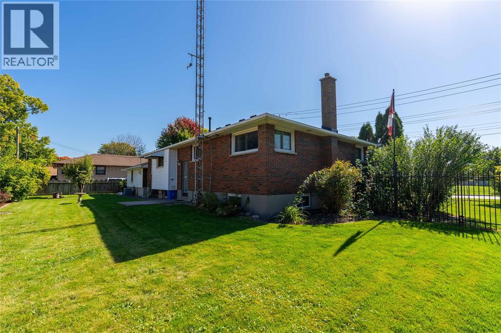 702 Ross Avenue, Sarnia, Ontario  N7T 1K2 - Photo 30 - 26023143