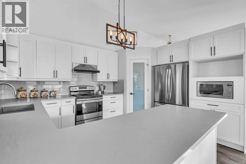 58 Sandstone Ridge Crescent, Okotoks, Alberta  T1S 1P9 - Photo 13 - A2338446