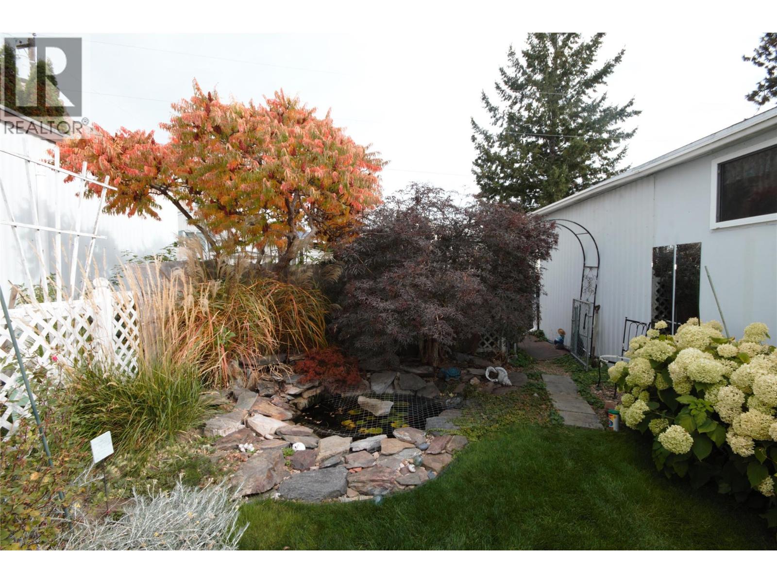 4505 MCLEAN CREEK Road Unit# B19