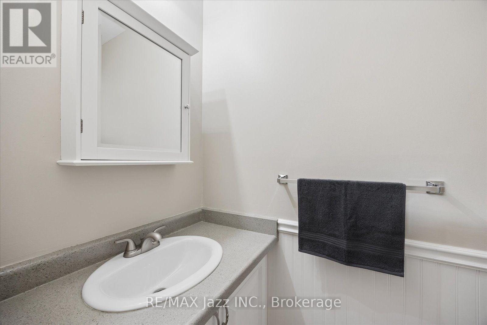 419 Maplewood Drive, Oshawa, Ontario  L1G 5R7 - Photo 11 - E13878026
