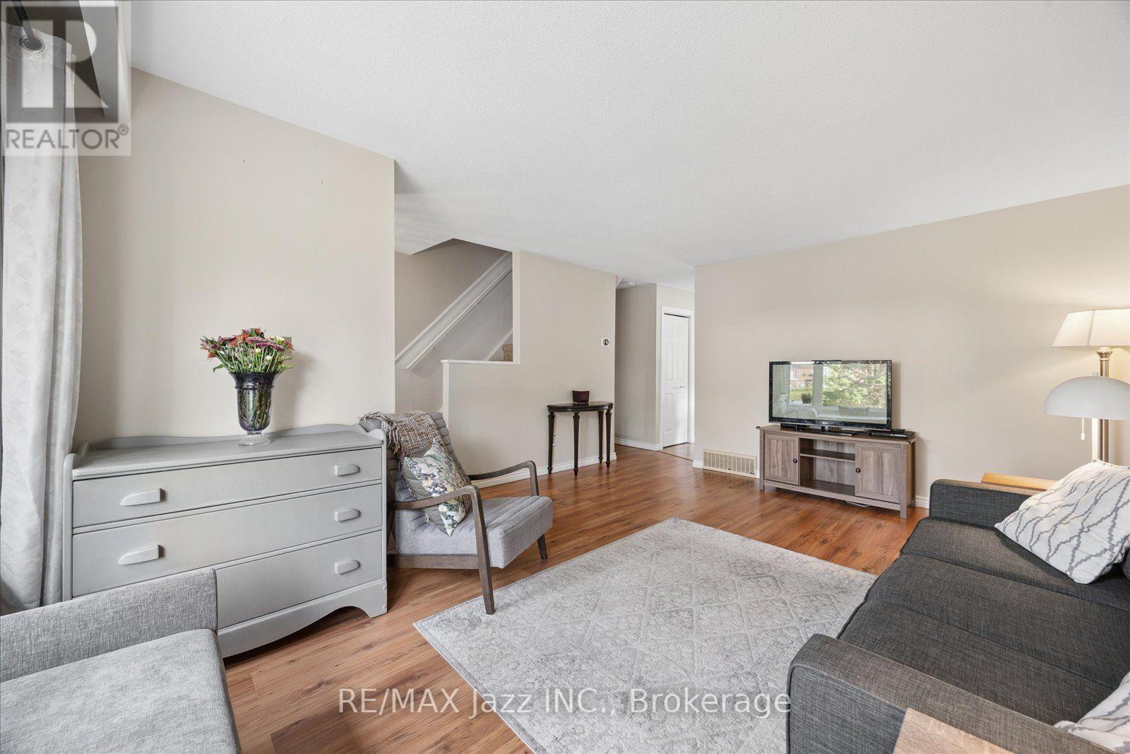 419 Maplewood Drive, Oshawa, Ontario  L1G 5R7 - Photo 6 - E13878026