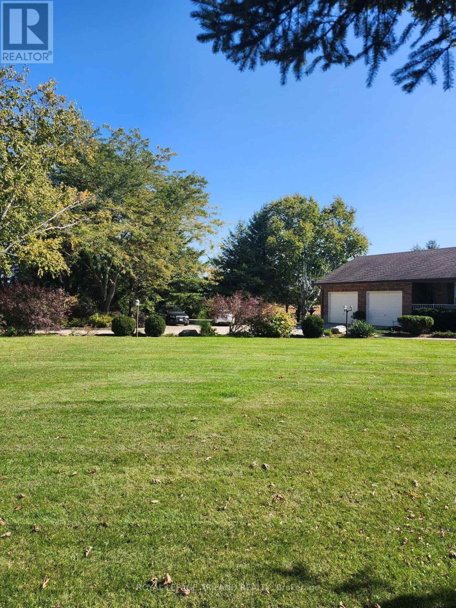 1605 Concession Drive, Southwest Middlesex, Ontario  N0L 1Z0 - Photo 2 - X13877842
