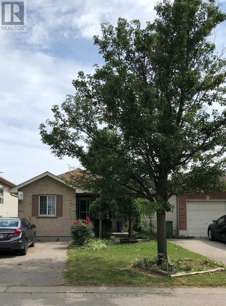 21 Juno Drive, St. Thomas, Ontario  N5R 6C3 - Photo 1 - X13877944