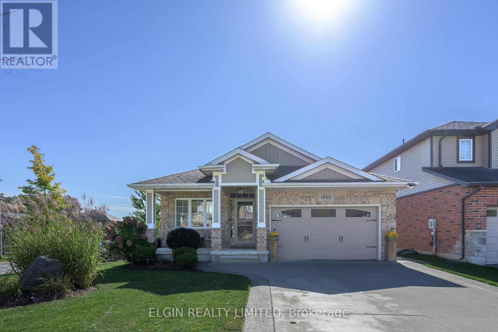 1969 Frederick Crescent, London East, Ontario  N5W 0A4 - Photo 1 - X13877996