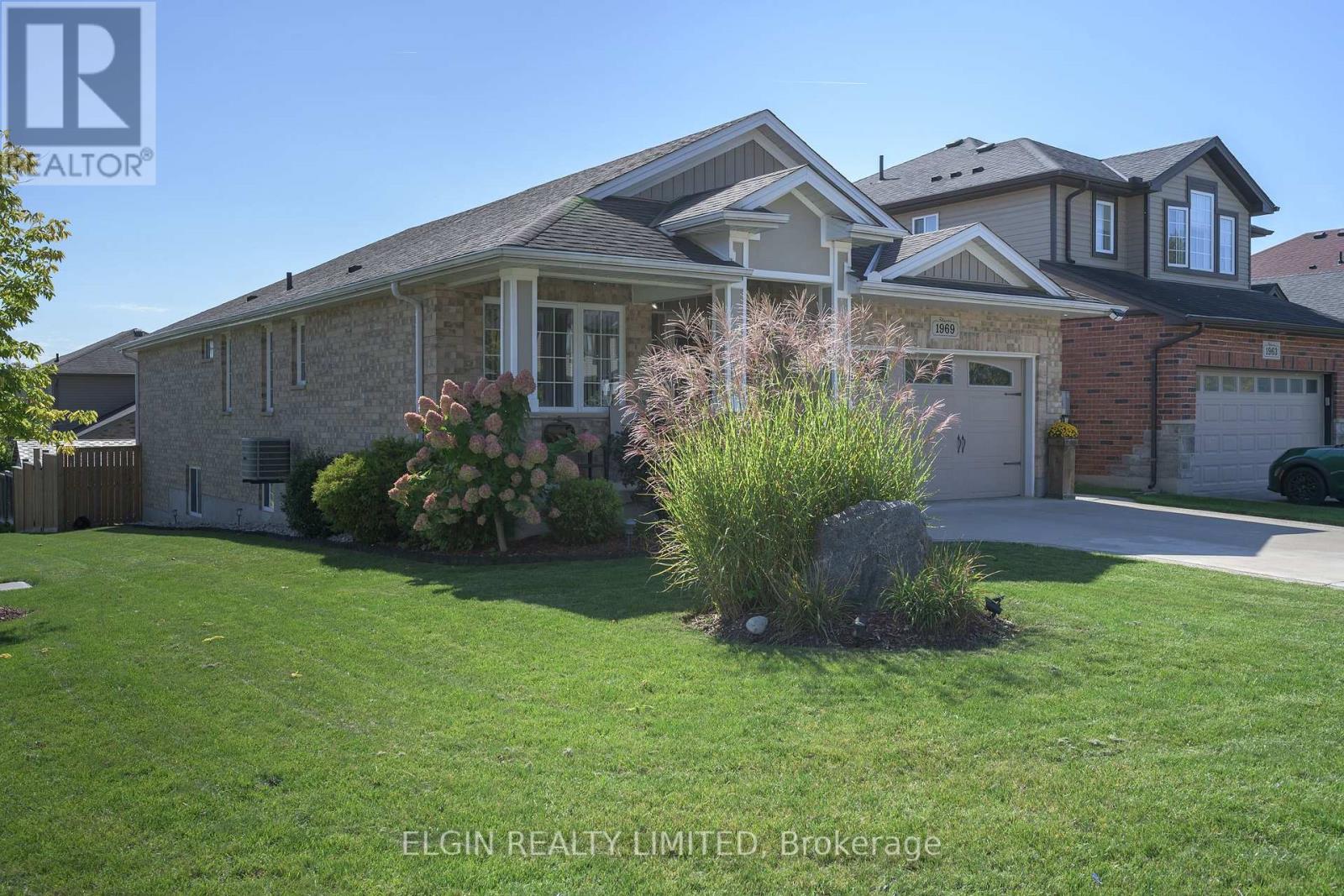 1969 Frederick Crescent, London East, Ontario  N5W 0A4 - Photo 3 - X13877996