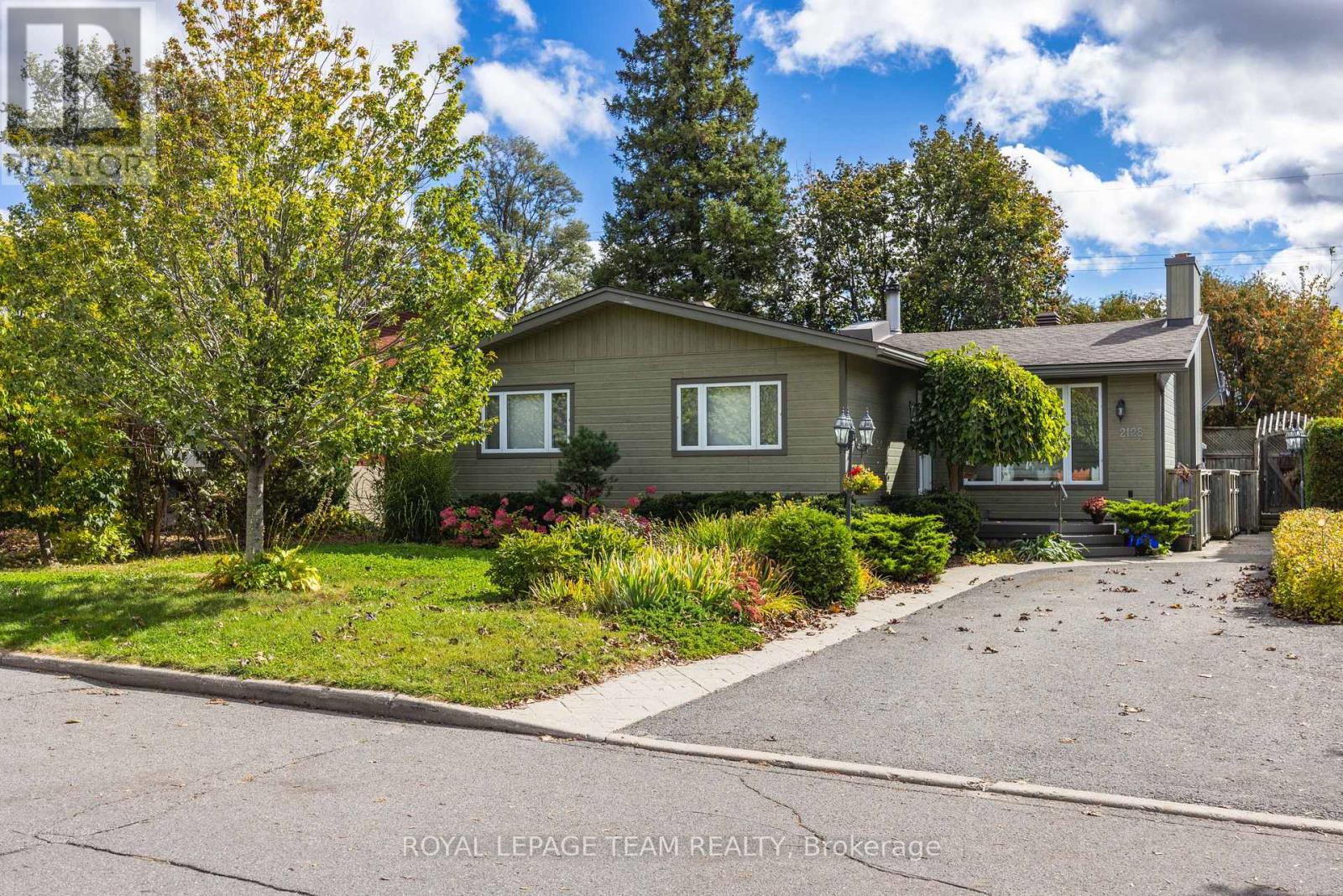 2128 BENJAMIN AVENUE, ottawa, Ontario
