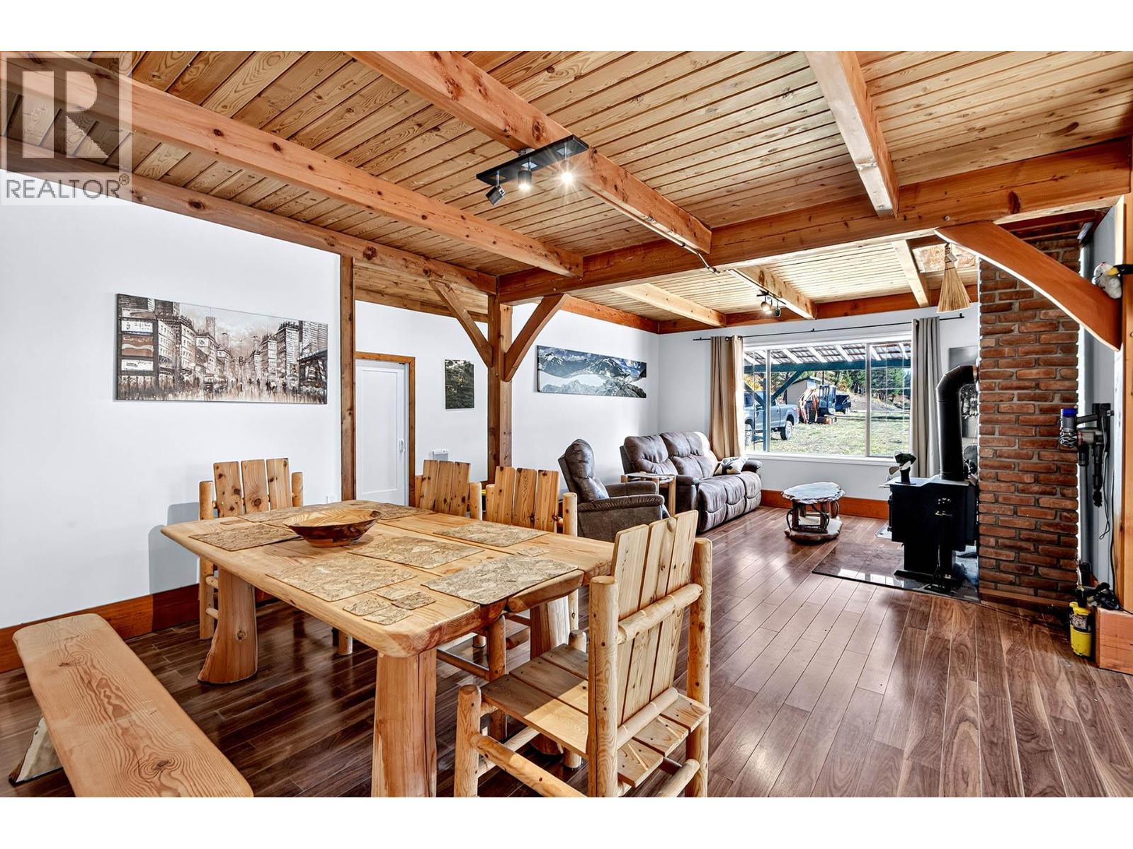 9524 Tranquille Criss Creek Road