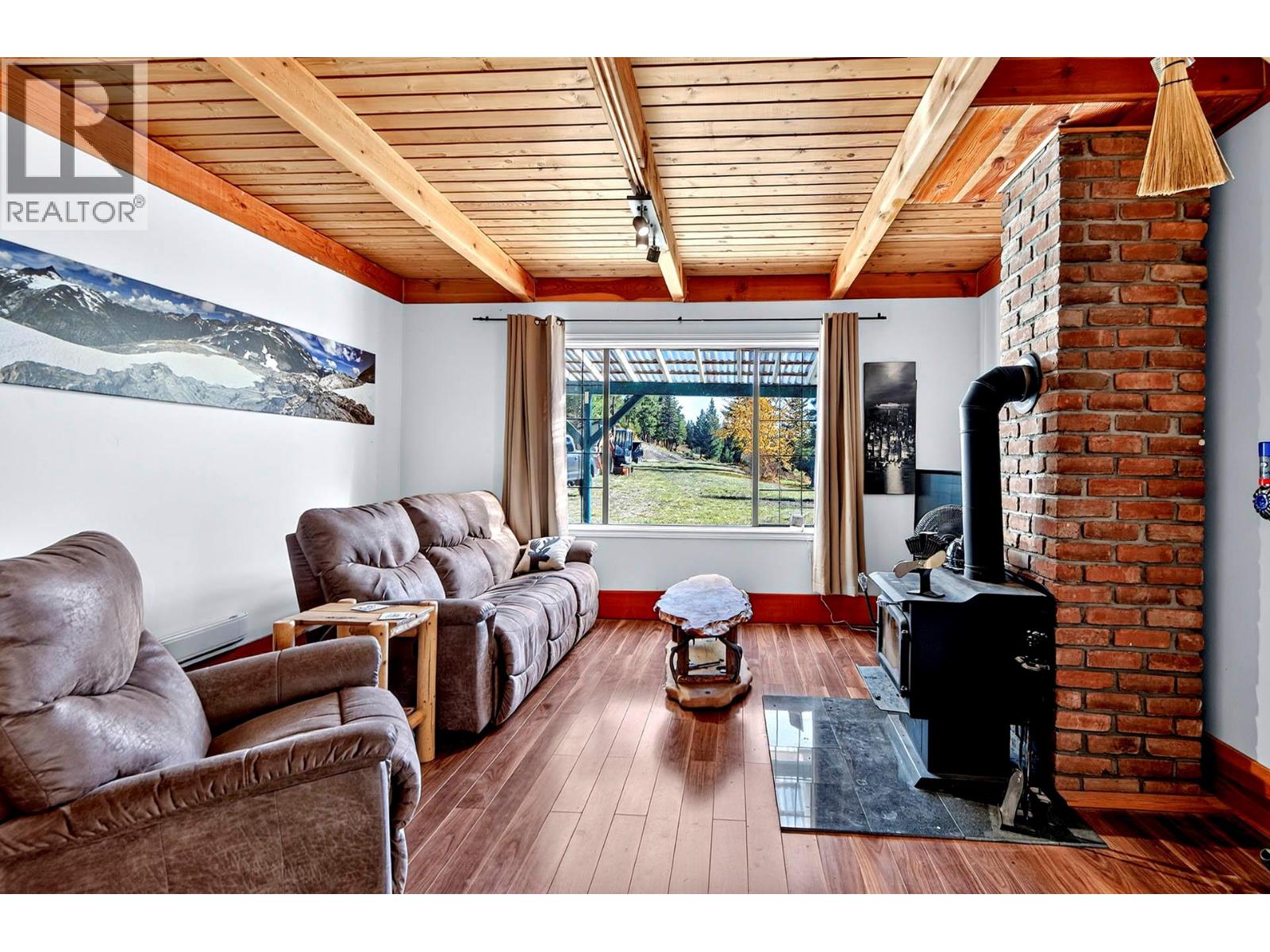 9524 Tranquille Criss Creek Road