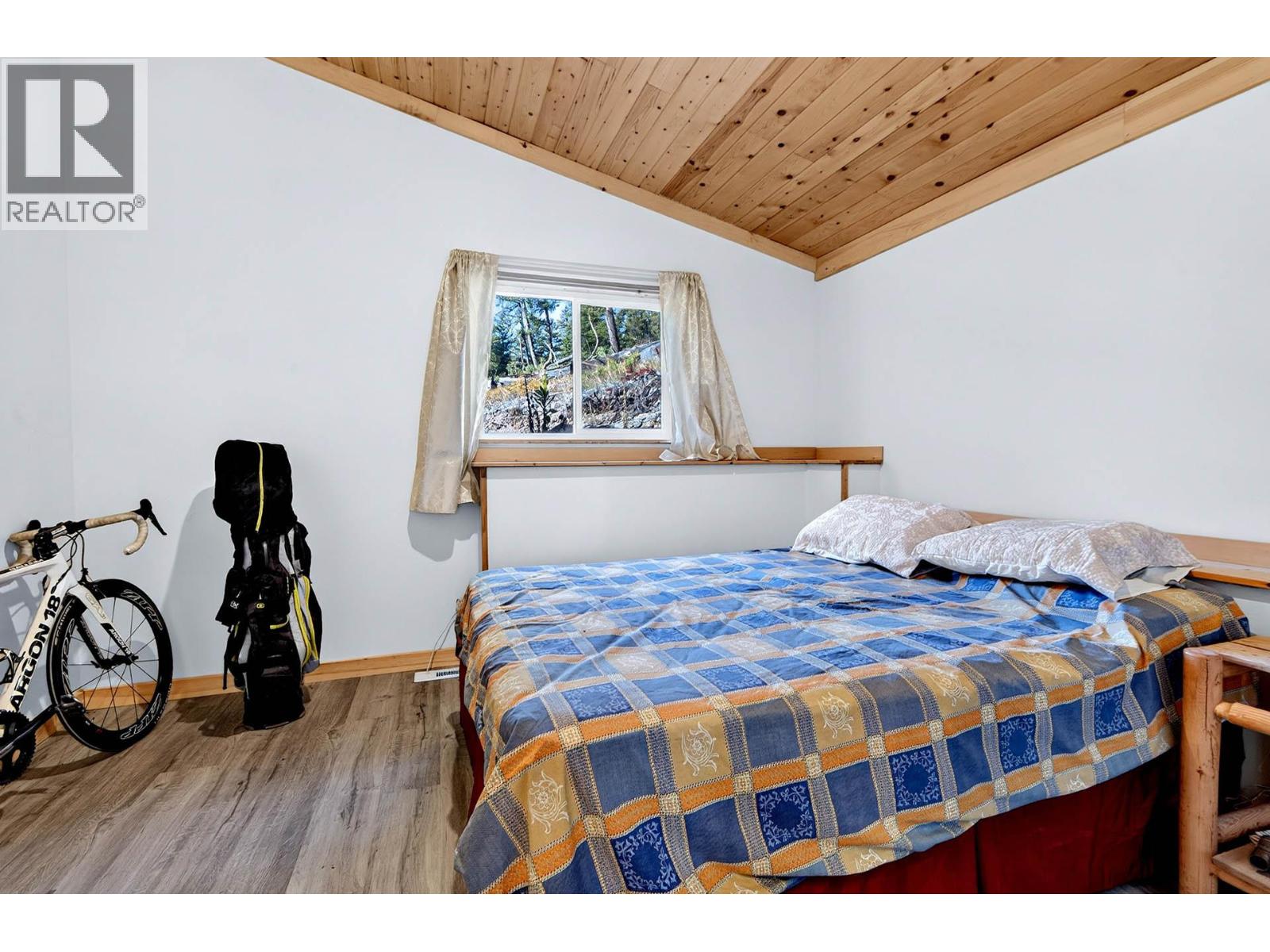 9524 Tranquille Criss Creek Road