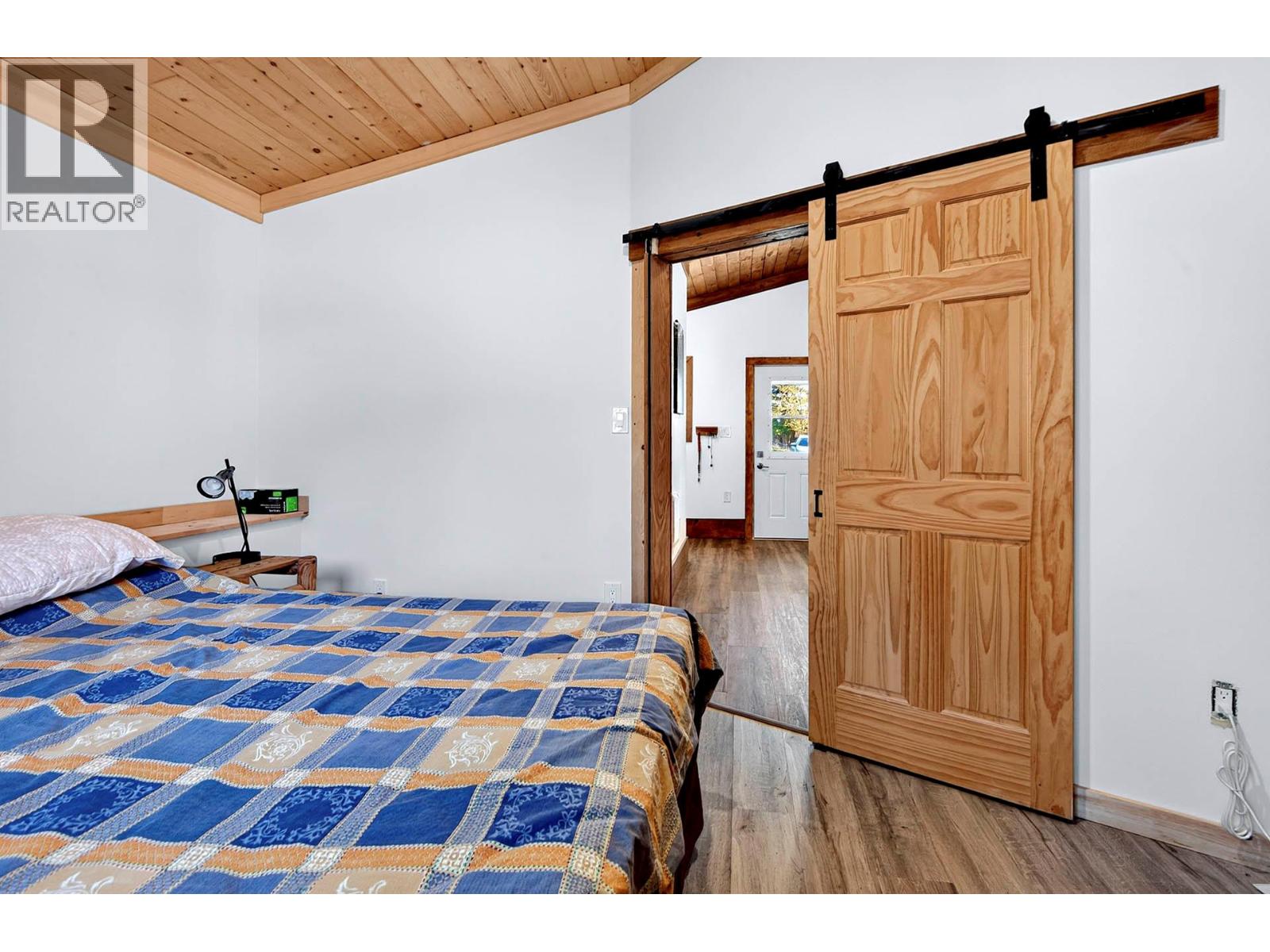 9524 Tranquille Criss Creek Road