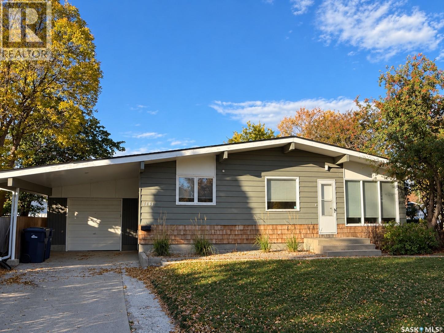 1141 Hartney AVENUE, Weyburn, Saskatchewan