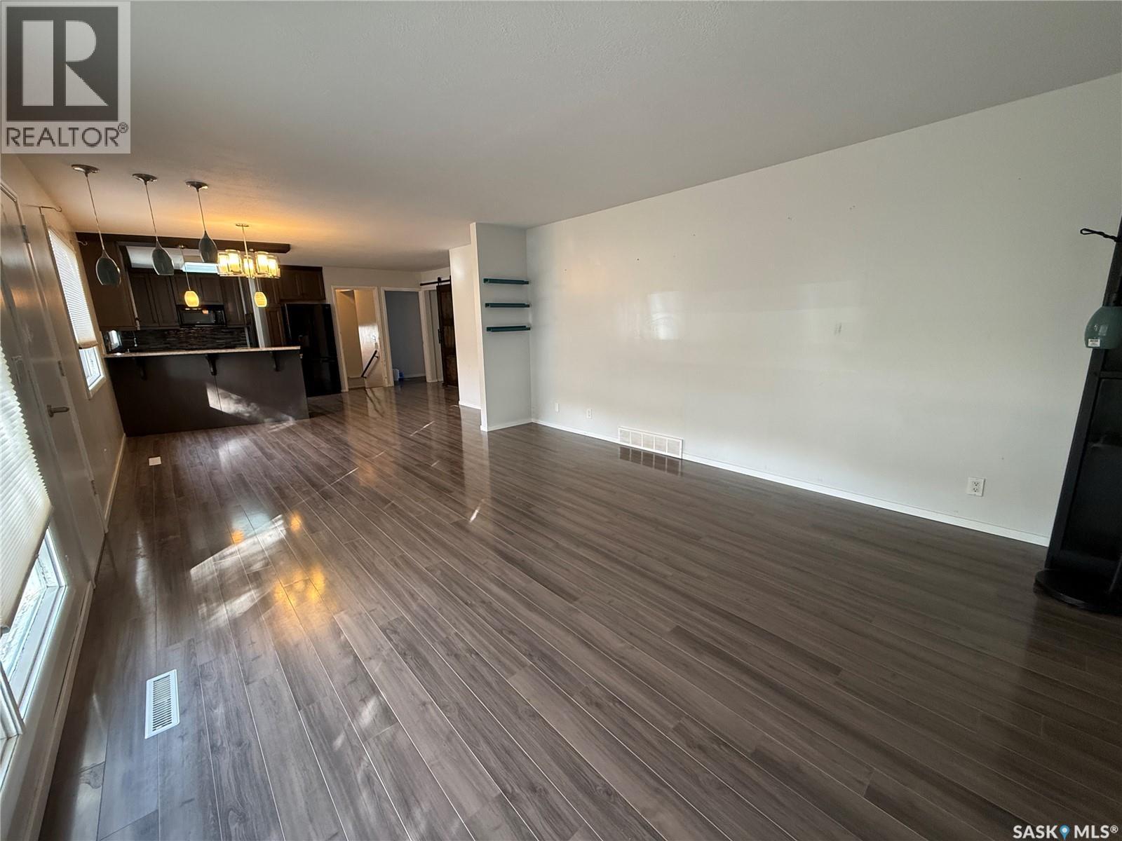 1141 Hartney Avenue, Weyburn, Saskatchewan  S4H 0L9 - Photo 6 - SK045845