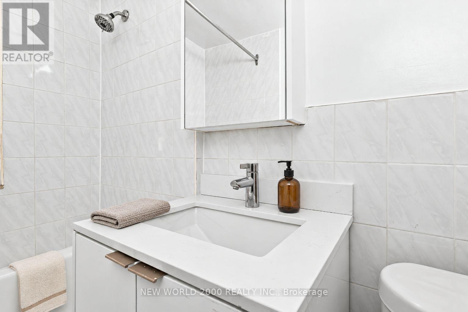 102 - 110 St Clair Avenue W, Toronto, Ontario  M4V 1N4 - Photo 10 - C13877830