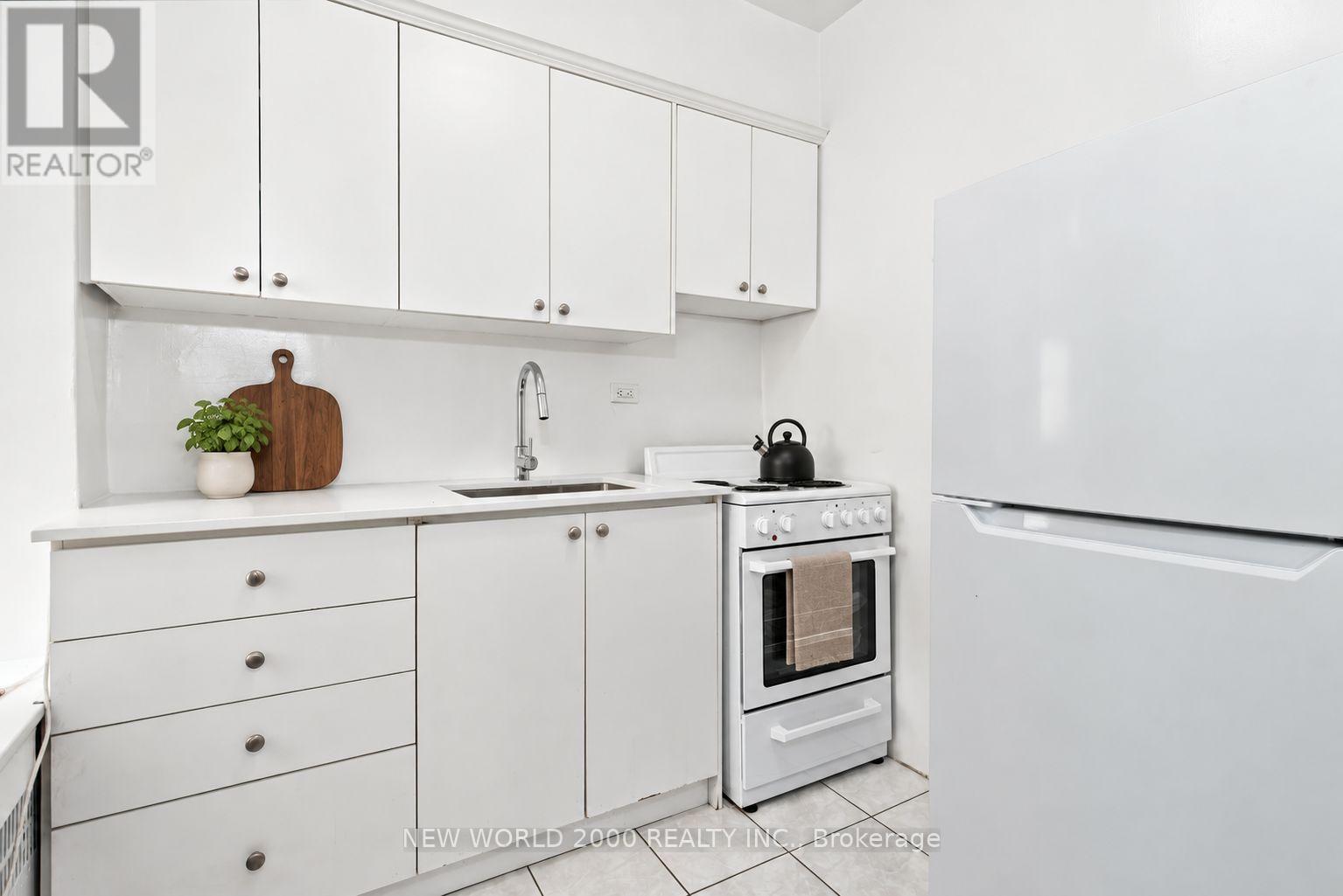 102 - 110 St Clair Avenue W, Toronto, Ontario  M4V 1N4 - Photo 6 - C13877830