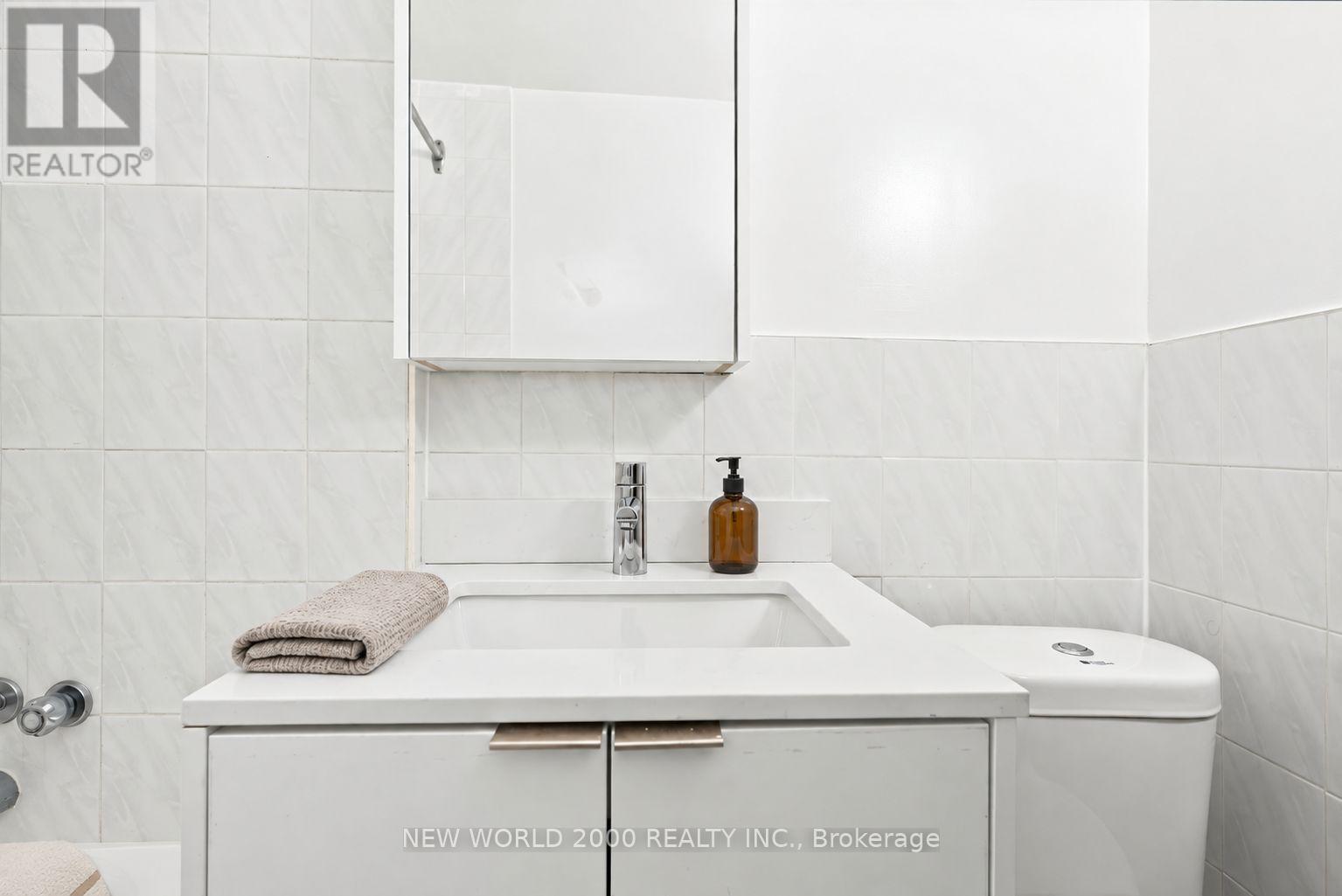 102 - 110 St Clair Avenue W, Toronto, Ontario  M4V 1N4 - Photo 9 - C13877830