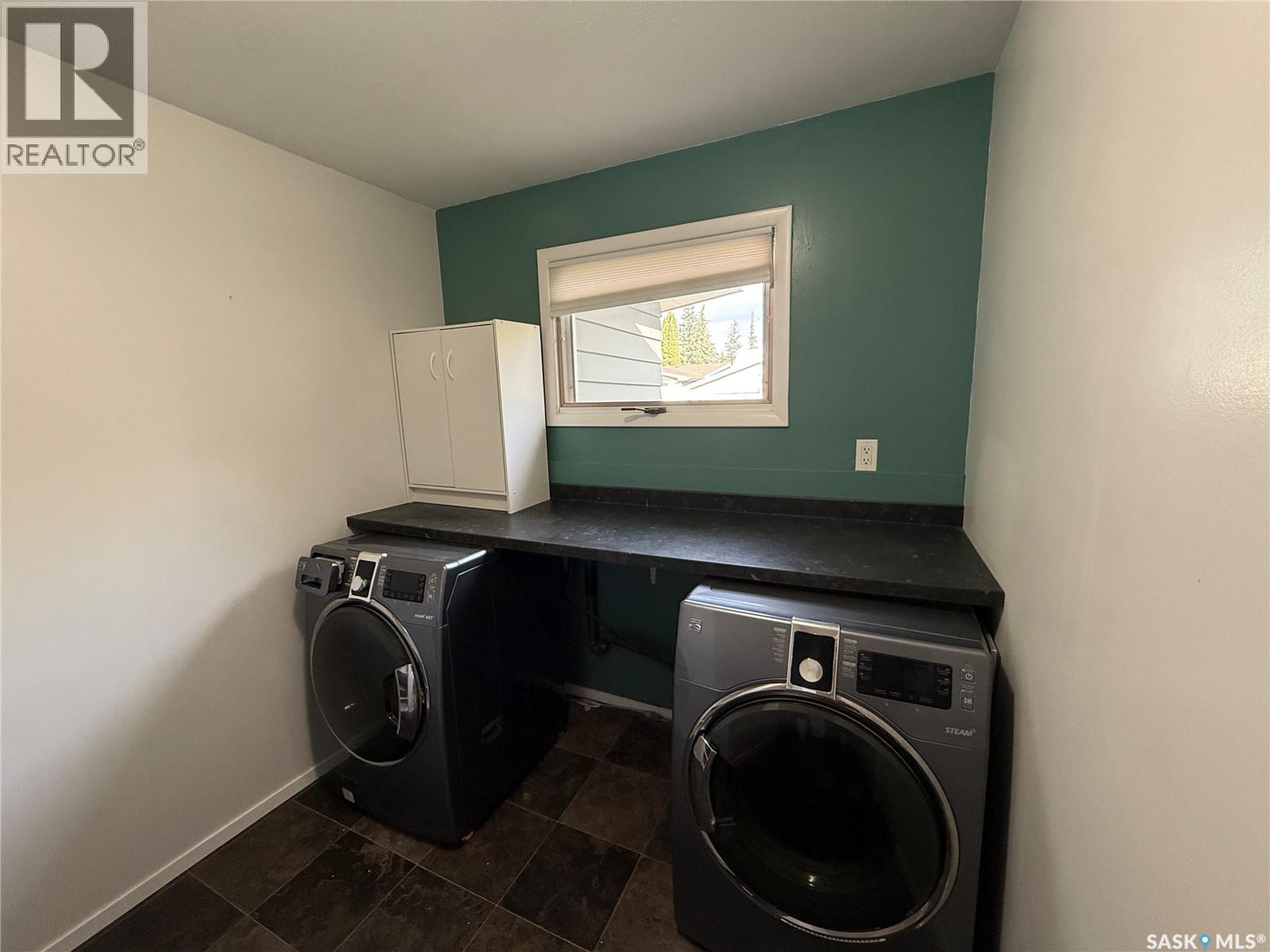 1141 Hartney Avenue, Weyburn, Saskatchewan  S4H 0L9 - Photo 9 - SK045845