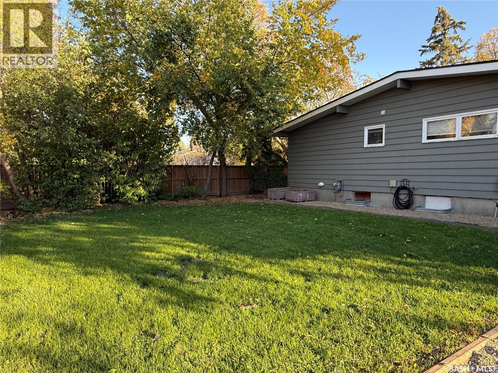 1141 Hartney Avenue, Weyburn, Saskatchewan  S4H 0L9 - Photo 29 - SK045845